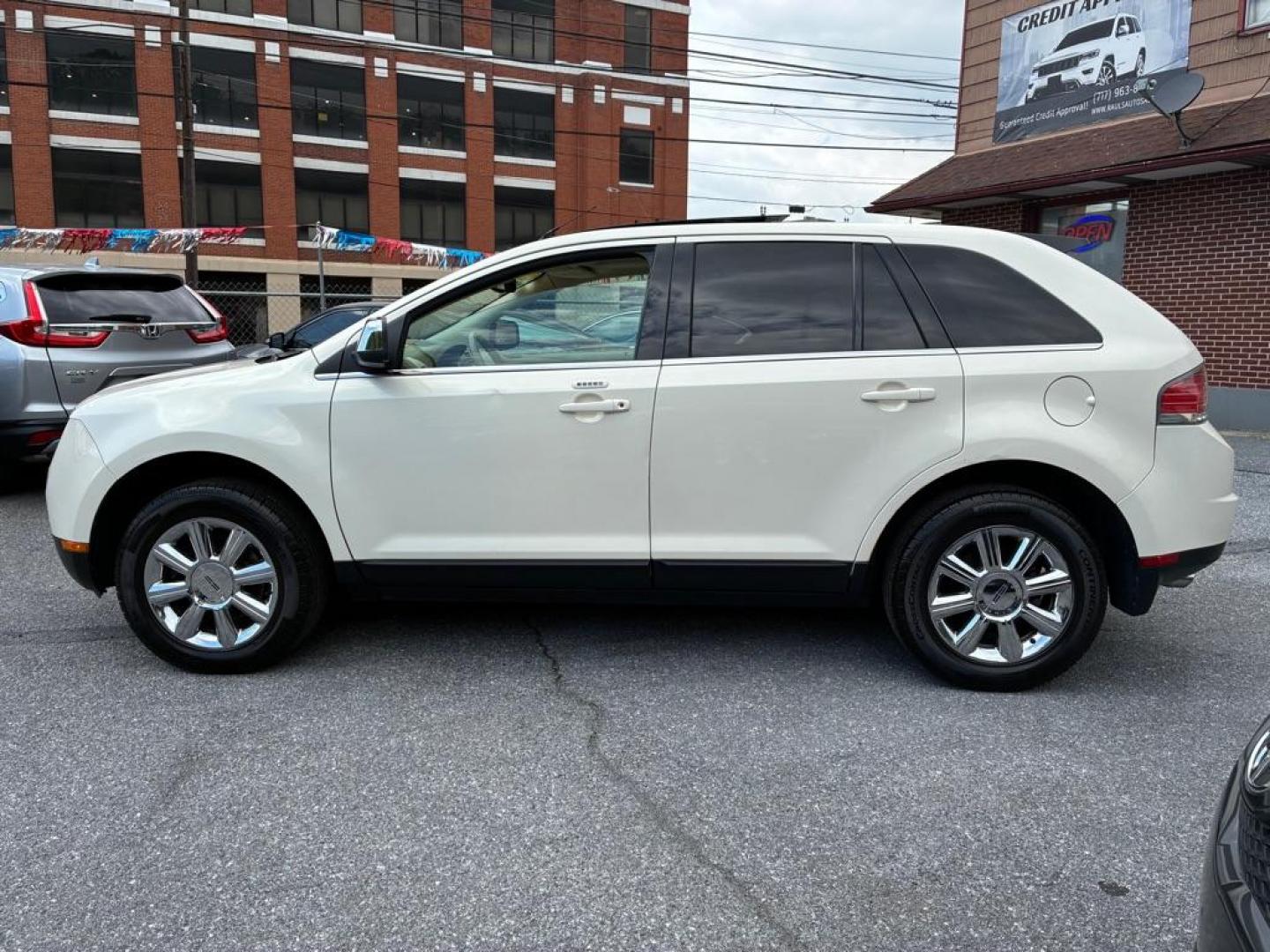 2007 WHITE LINCOLN MKX (2LMDU88C77B) with an 3.5L engine, Automatic transmission, located at 117 North Cameron Street, Harrisburg, PA, 17101, (717) 963-8962, 40.266762, -76.875259 - WE FINANCE!!! MOST vehicles are available for financing. Good Credit/ Challenged Credit/ No Credit - ALL Trade-Ins Welcomed!!! APPLY ONLINE or CALL us TODAY Please call us to discuss your cash and/or financing options. Thanks for checking our inventory! We're here to help. - Photo#1