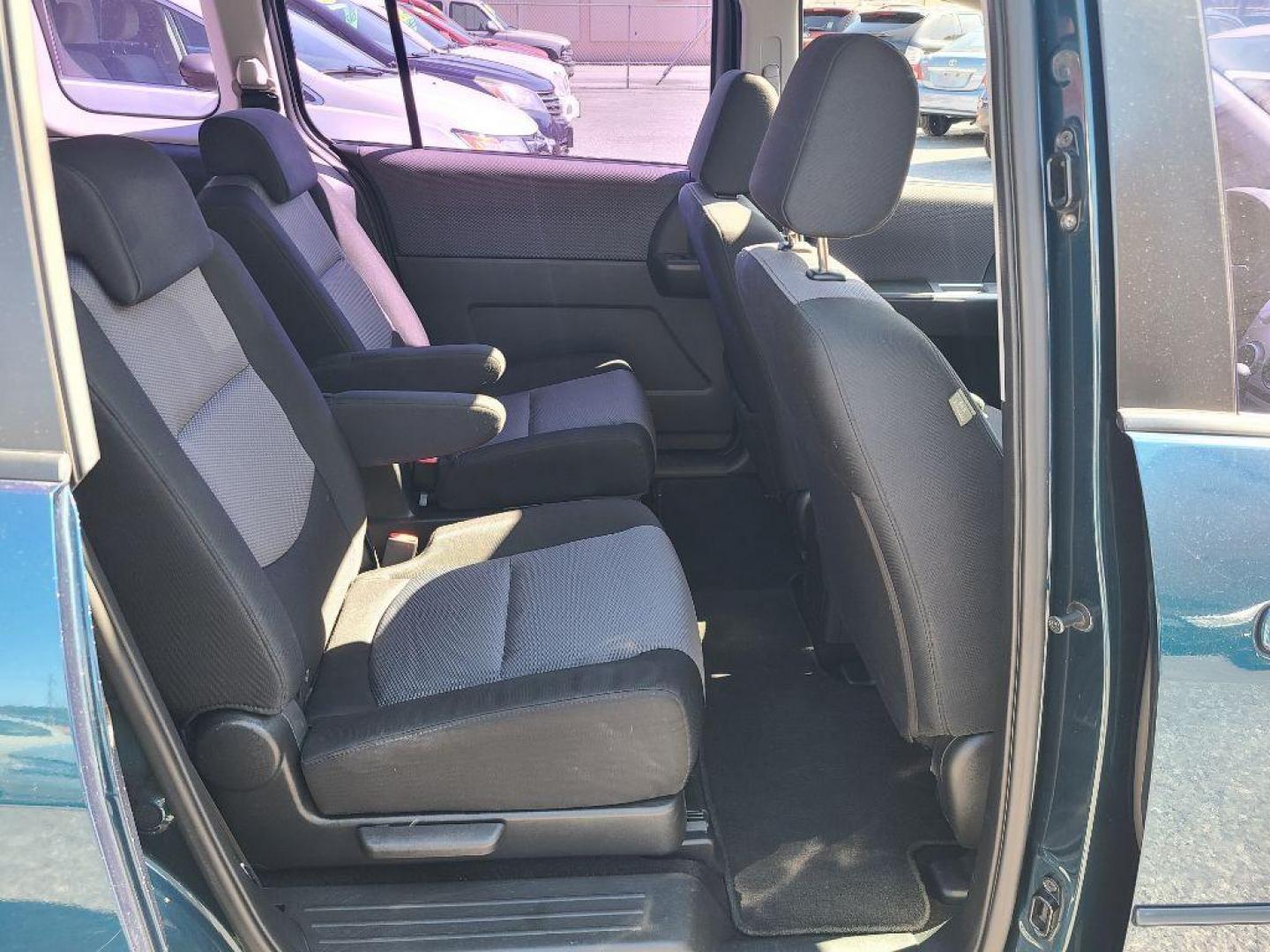 2007 BLUE MAZDA 5 TOURING (JM1CR29L070) with an 2.3L engine, Automatic transmission, located at 117 North Cameron Street, Harrisburg, PA, 17101, (717) 963-8962, 40.266762, -76.875259 - WE FINANCE!!! Good Credit/ Bad Credit/ No Credit - ALL Trade-Ins Welcomed!!! ***Guaranteed Credit Approval*** APPLY ONLINE or CALL us TODAY ;) Internet Prices and Marketplace Prices are SPECIAL discounted ***CASH DEALS*** Retail Prices are higher. Please call us to discuss your cash and finan - Photo#12
