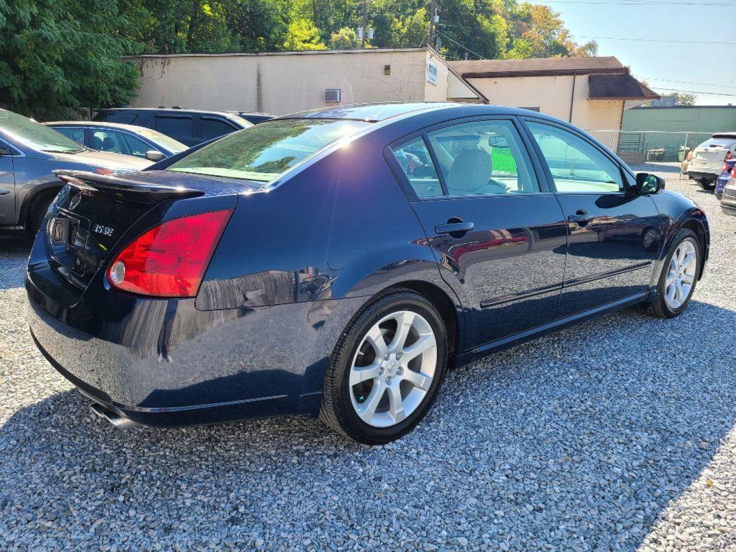 2007 BLUE NISSAN MAXIMA SE (1N4BA41E07C) with an 3.5L engine, Continuously Variable transmission, located at 117 North Cameron Street, Harrisburg, PA, 17101, (717) 963-8962, 40.266762, -76.875259 - WE FINANCE!!! Good Credit/ Bad Credit/ No Credit - ALL Trade-Ins Welcomed!!! ***Guaranteed Credit Approval*** APPLY ONLINE or CALL us TODAY ;) Internet Prices and Marketplace Prices are SPECIAL discounted ***CASH DEALS*** Retail Prices are higher. Please call us to discuss your cash and finan - Photo#4