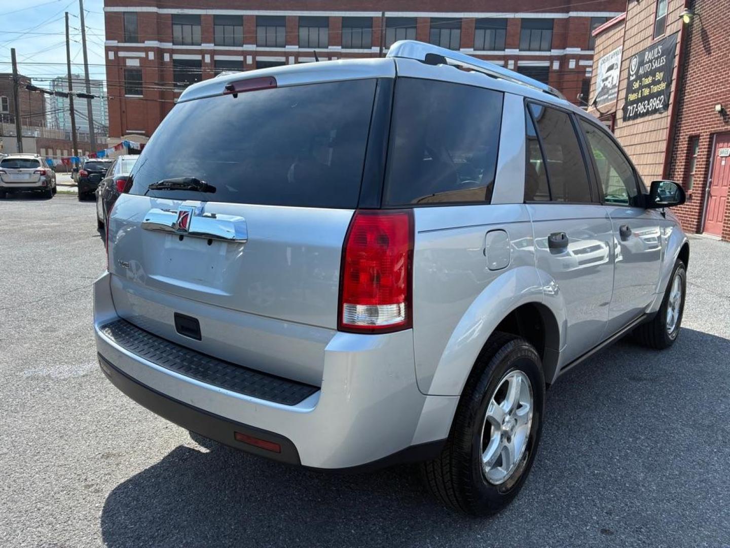 2007 SILVER SATURN VUE VUE I4 (5GZCZ23D37S) with an 2.2L engine, Automatic transmission, located at 117 North Cameron Street, Harrisburg, PA, 17101, (717) 963-8962, 40.266762, -76.875259 - WE FINANCE!!! Good Credit/ Challenged Credit/ No Credit - ALL Trade-Ins Welcomed!!! APPLY ONLINE or CALL us TODAY ;) Please call us to discuss your cash and/or financing options. - Photo#4