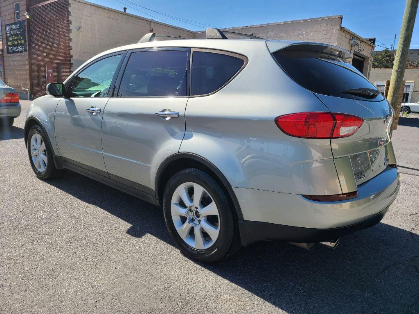 2007 SILVER SUBARU B9 TRIBECA 3.0 H6 (4S4WX82D374) with an 3.0L engine, Automatic transmission, located at 117 North Cameron Street, Harrisburg, PA, 17101, (717) 963-8962, 40.266762, -76.875259 - WE FINANCE!!! Good Credit/ Bad Credit/ No Credit - ALL Trade-Ins Welcomed!!! ***Guaranteed Credit Approval*** APPLY ONLINE or CALL us TODAY ;) Internet Prices and Marketplace Prices are SPECIAL discounted ***CASH DEALS*** Retail Prices are higher. Please call us to discuss your cash and finan - Photo#5