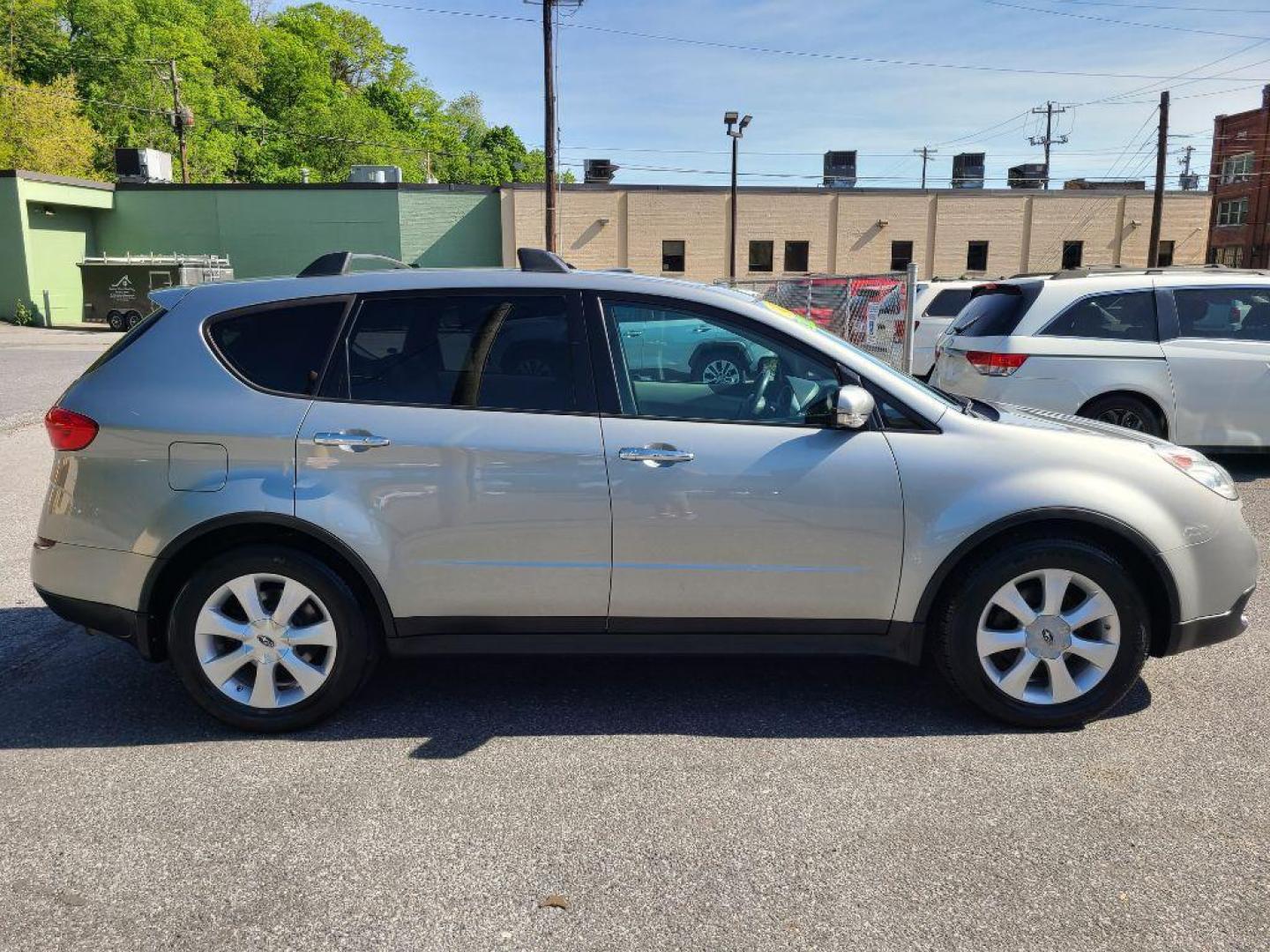 2007 SILVER SUBARU B9 TRIBECA 3.0 H6 (4S4WX82D374) with an 3.0L engine, Automatic transmission, located at 117 North Cameron Street, Harrisburg, PA, 17101, (717) 963-8962, 40.266762, -76.875259 - WE FINANCE!!! Good Credit/ Bad Credit/ No Credit - ALL Trade-Ins Welcomed!!! ***Guaranteed Credit Approval*** APPLY ONLINE or CALL us TODAY ;) Internet Prices and Marketplace Prices are SPECIAL discounted ***CASH DEALS*** Retail Prices are higher. Please call us to discuss your cash and finan - Photo#7