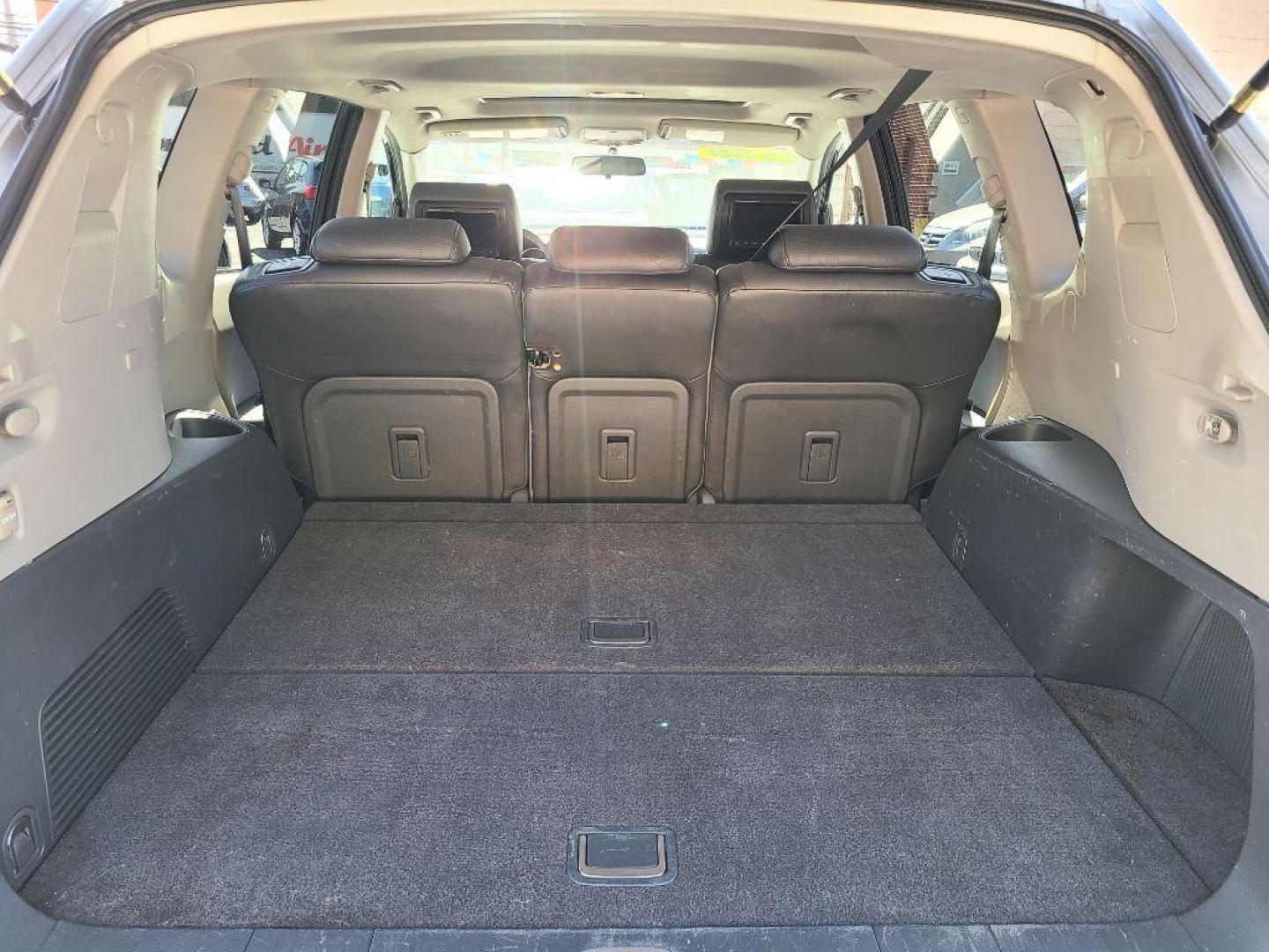 2007 SILVER SUBARU B9 TRIBECA 3.0 H6 (4S4WX82D374) with an 3.0L engine, Automatic transmission, located at 117 North Cameron Street, Harrisburg, PA, 17101, (717) 963-8962, 40.266762, -76.875259 - WE FINANCE!!! Good Credit/ Bad Credit/ No Credit - ALL Trade-Ins Welcomed!!! ***Guaranteed Credit Approval*** APPLY ONLINE or CALL us TODAY ;) Internet Prices and Marketplace Prices are SPECIAL discounted ***CASH DEALS*** Retail Prices are higher. Please call us to discuss your cash and finan - Photo#9