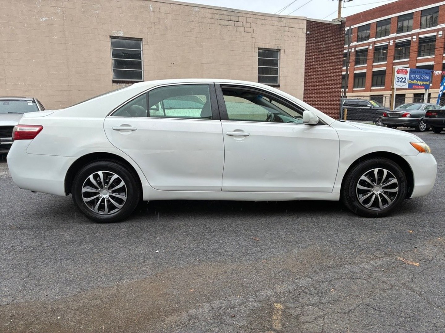 2007 WHITE TOYOTA CAMRY CE (4T1BE46K47U) with an 2.4L engine, Automatic transmission, located at 117 North Cameron Street, Harrisburg, PA, 17101, (717) 963-8962, 40.266762, -76.875259 - WE FINANCE!!! MOST vehicles are available for financing. Good Credit/ Challenged Credit/ No Credit - ALL Trade-Ins Welcomed!!! APPLY ONLINE or CALL us TODAY Please call us to discuss your cash and/or financing options. Thanks for checking our inventory! We're here to help.- Photo#5