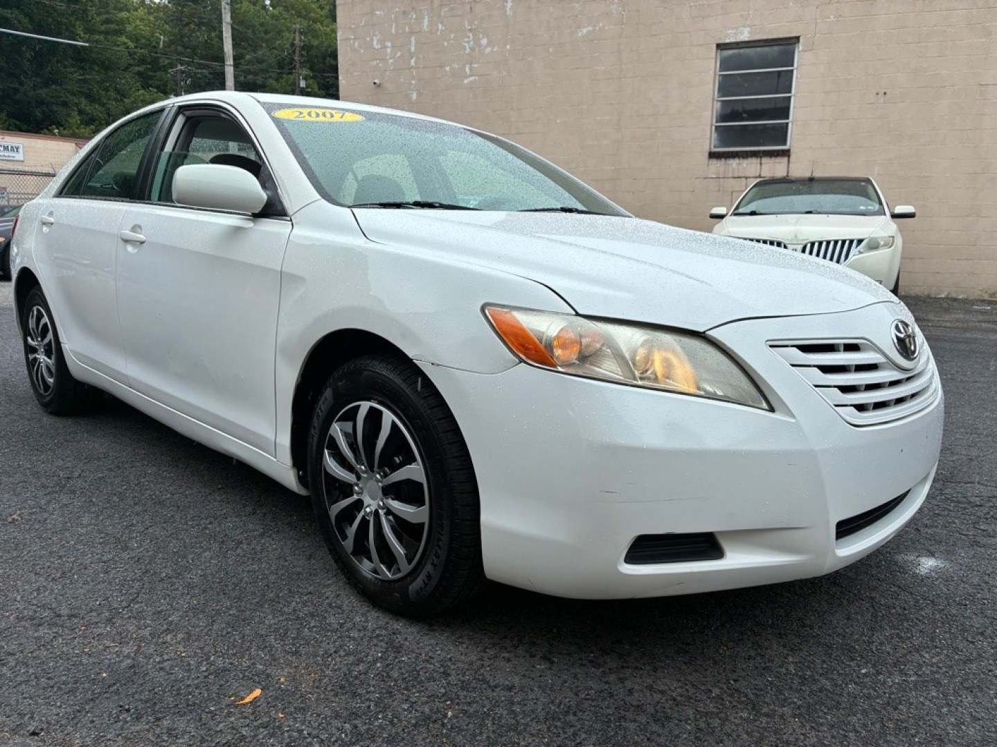 2007 WHITE TOYOTA CAMRY CE (4T1BE46K47U) with an 2.4L engine, Automatic transmission, located at 117 North Cameron Street, Harrisburg, PA, 17101, (717) 963-8962, 40.266762, -76.875259 - WE FINANCE!!! MOST vehicles are available for financing. Good Credit/ Challenged Credit/ No Credit - ALL Trade-Ins Welcomed!!! APPLY ONLINE or CALL us TODAY Please call us to discuss your cash and/or financing options. Thanks for checking our inventory! We're here to help.- Photo#6