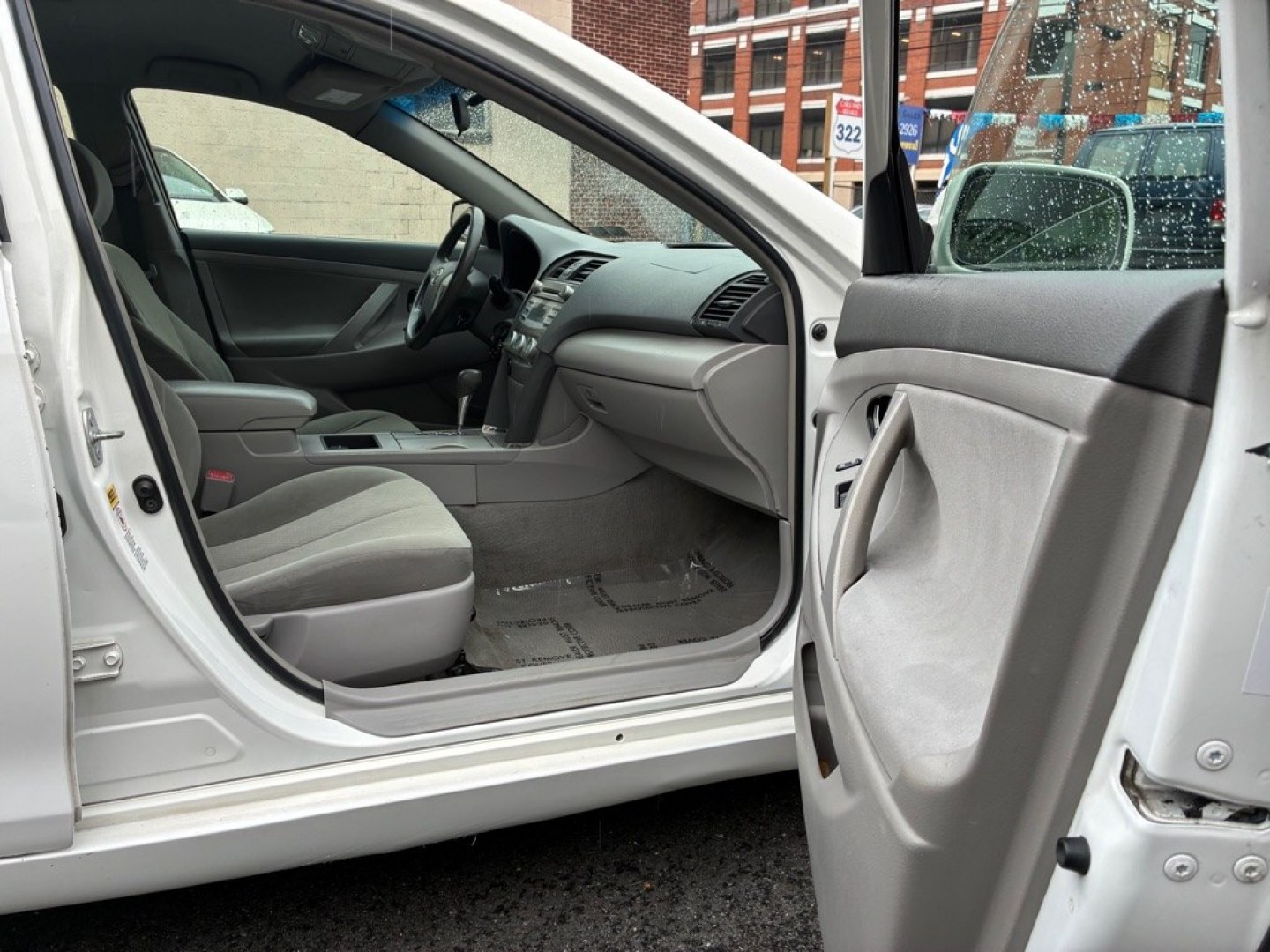 2007 WHITE TOYOTA CAMRY CE (4T1BE46K47U) with an 2.4L engine, Automatic transmission, located at 117 North Cameron Street, Harrisburg, PA, 17101, (717) 963-8962, 40.266762, -76.875259 - WE FINANCE!!! MOST vehicles are available for financing. Good Credit/ Challenged Credit/ No Credit - ALL Trade-Ins Welcomed!!! APPLY ONLINE or CALL us TODAY Please call us to discuss your cash and/or financing options. Thanks for checking our inventory! We're here to help.- Photo#8