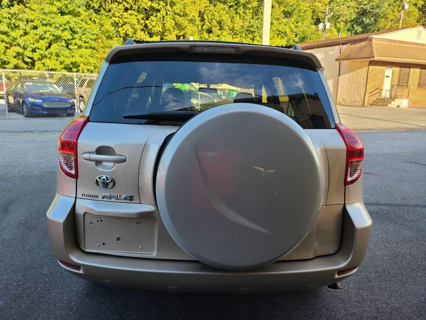 2007 BEIGE TOYOTA RAV4 4DR (JTMZD33V375) with an 2.4L engine, Automatic transmission, located at 117 North Cameron Street, Harrisburg, PA, 17101, (717) 963-8962, 40.266762, -76.875259 - WE FINANCE!!! Good Credit/ Bad Credit/ No Credit - ALL Trade-Ins Welcomed!!! ***Guaranteed Credit Approval*** APPLY ONLINE or CALL us TODAY ;) Please call us to discuss your cash and financing options. - Photo#3