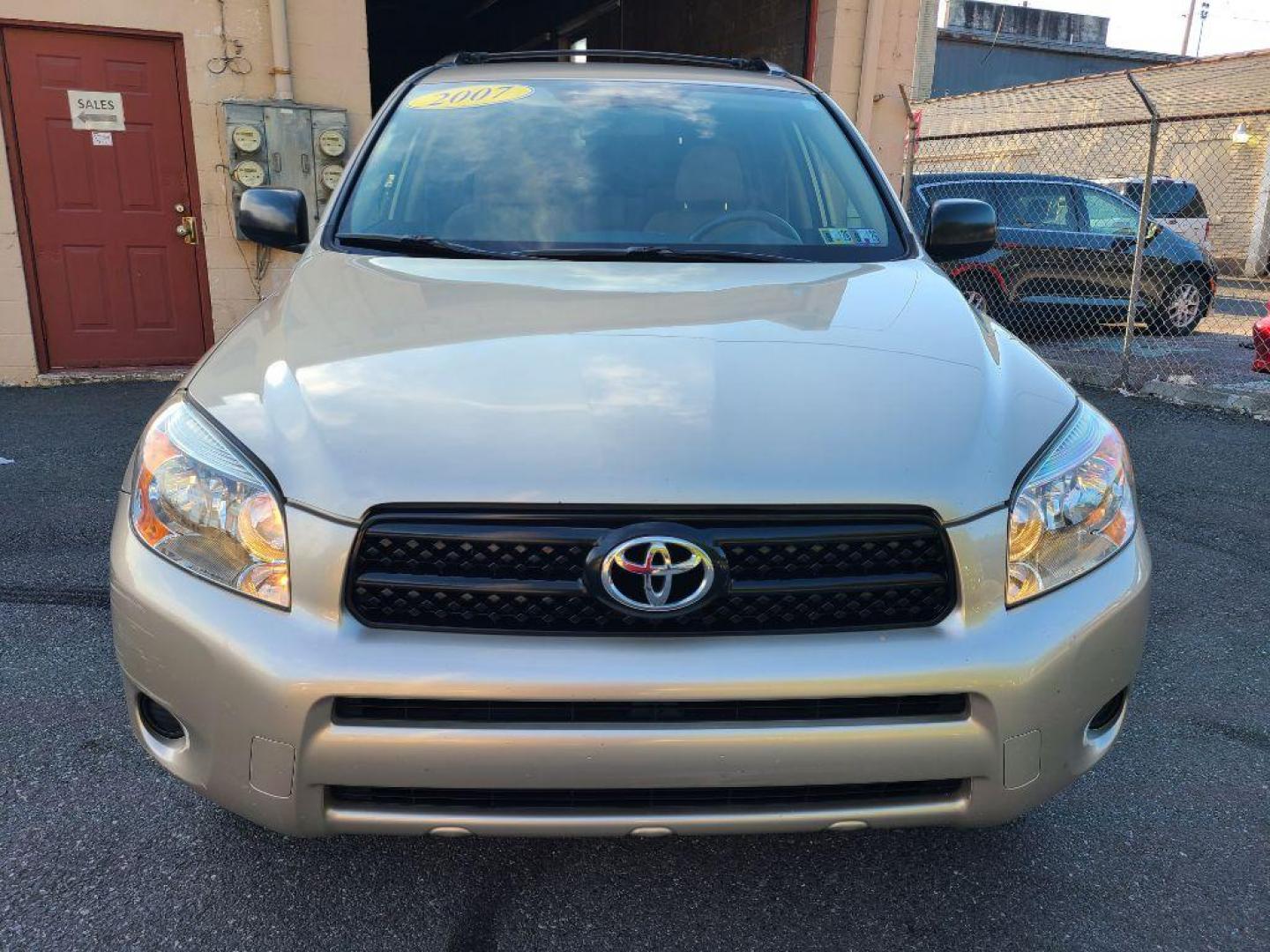 2007 BEIGE TOYOTA RAV4 4DR (JTMZD33V375) with an 2.4L engine, Automatic transmission, located at 117 North Cameron Street, Harrisburg, PA, 17101, (717) 963-8962, 40.266762, -76.875259 - WE FINANCE!!! Good Credit/ Bad Credit/ No Credit - ALL Trade-Ins Welcomed!!! ***Guaranteed Credit Approval*** APPLY ONLINE or CALL us TODAY ;) Please call us to discuss your cash and financing options. - Photo#7