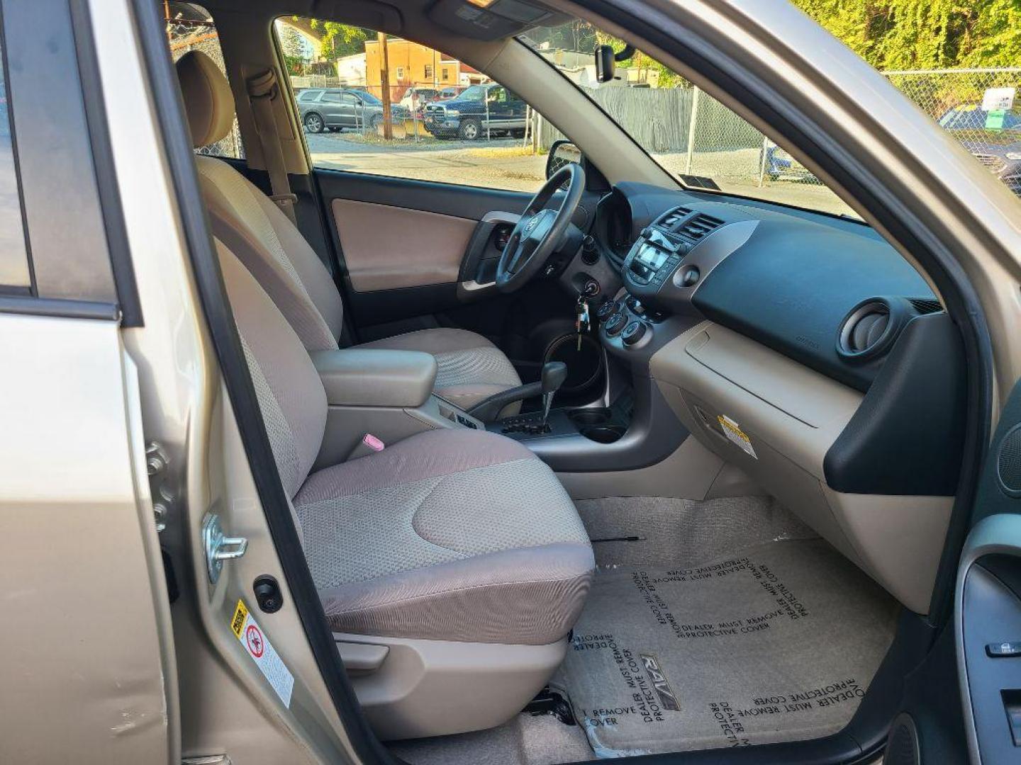 2007 BEIGE TOYOTA RAV4 4DR (JTMZD33V375) with an 2.4L engine, Automatic transmission, located at 117 North Cameron Street, Harrisburg, PA, 17101, (717) 963-8962, 40.266762, -76.875259 - WE FINANCE!!! Good Credit/ Bad Credit/ No Credit - ALL Trade-Ins Welcomed!!! ***Guaranteed Credit Approval*** APPLY ONLINE or CALL us TODAY ;) Please call us to discuss your cash and financing options. - Photo#8