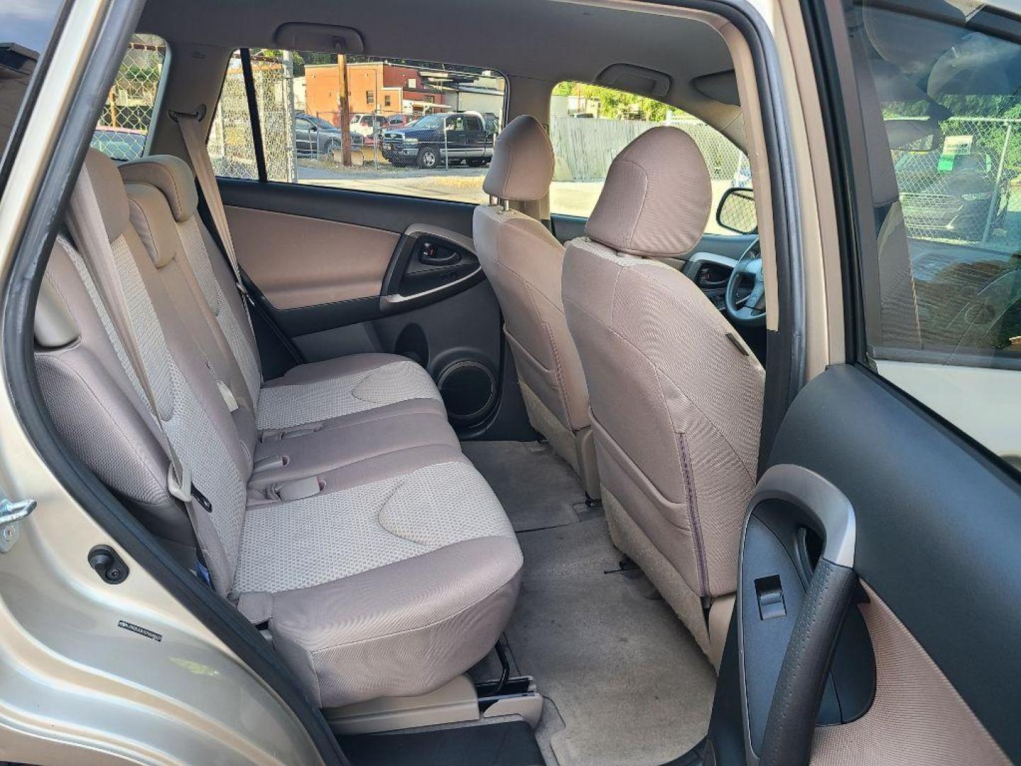 2007 BEIGE TOYOTA RAV4 4DR (JTMZD33V375) with an 2.4L engine, Automatic transmission, located at 117 North Cameron Street, Harrisburg, PA, 17101, (717) 963-8962, 40.266762, -76.875259 - WE FINANCE!!! Good Credit/ Bad Credit/ No Credit - ALL Trade-Ins Welcomed!!! ***Guaranteed Credit Approval*** APPLY ONLINE or CALL us TODAY ;) Please call us to discuss your cash and financing options. - Photo#10