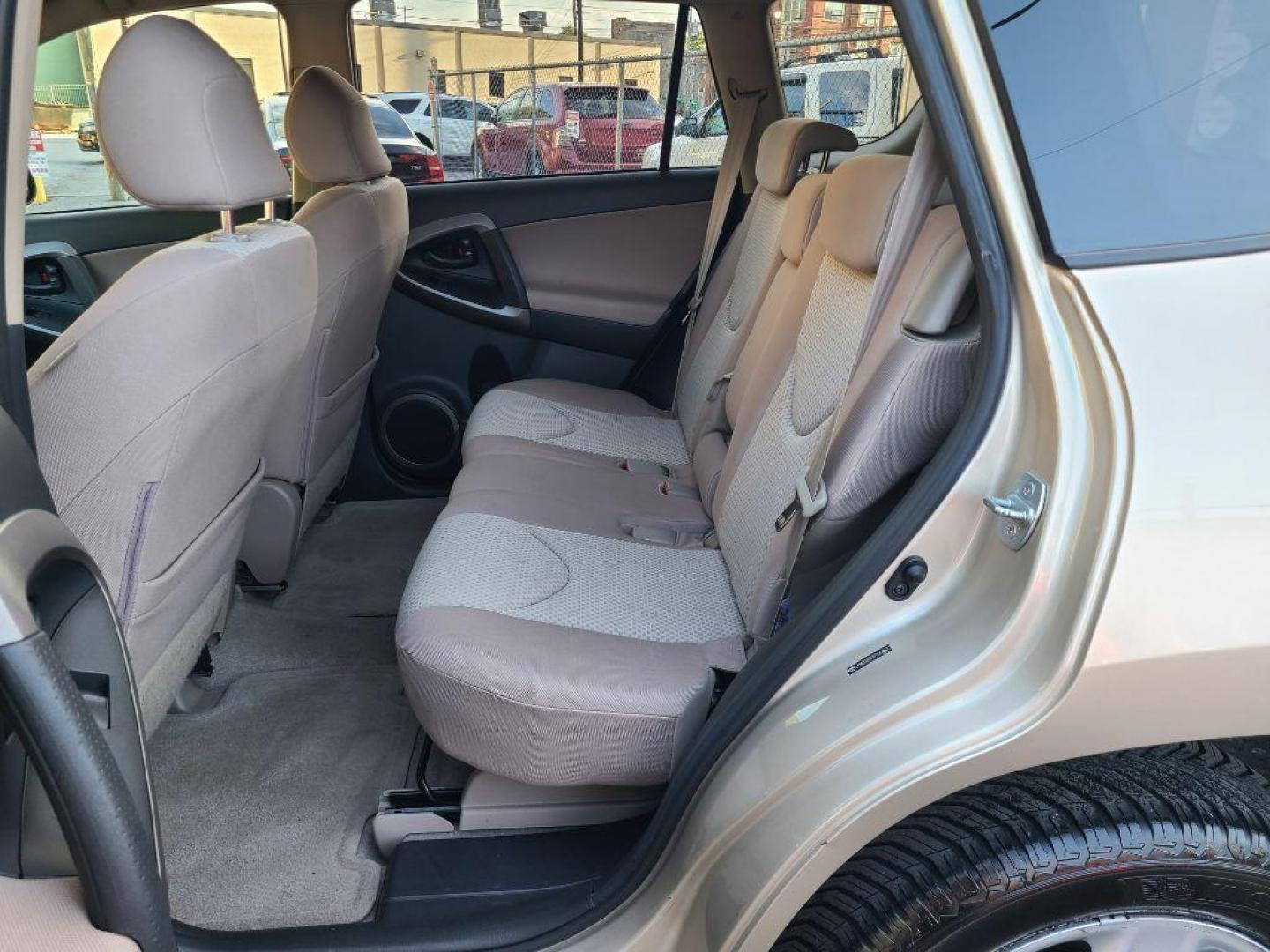 2007 BEIGE TOYOTA RAV4 4DR (JTMZD33V375) with an 2.4L engine, Automatic transmission, located at 117 North Cameron Street, Harrisburg, PA, 17101, (717) 963-8962, 40.266762, -76.875259 - WE FINANCE!!! Good Credit/ Bad Credit/ No Credit - ALL Trade-Ins Welcomed!!! ***Guaranteed Credit Approval*** APPLY ONLINE or CALL us TODAY ;) Please call us to discuss your cash and financing options. - Photo#12