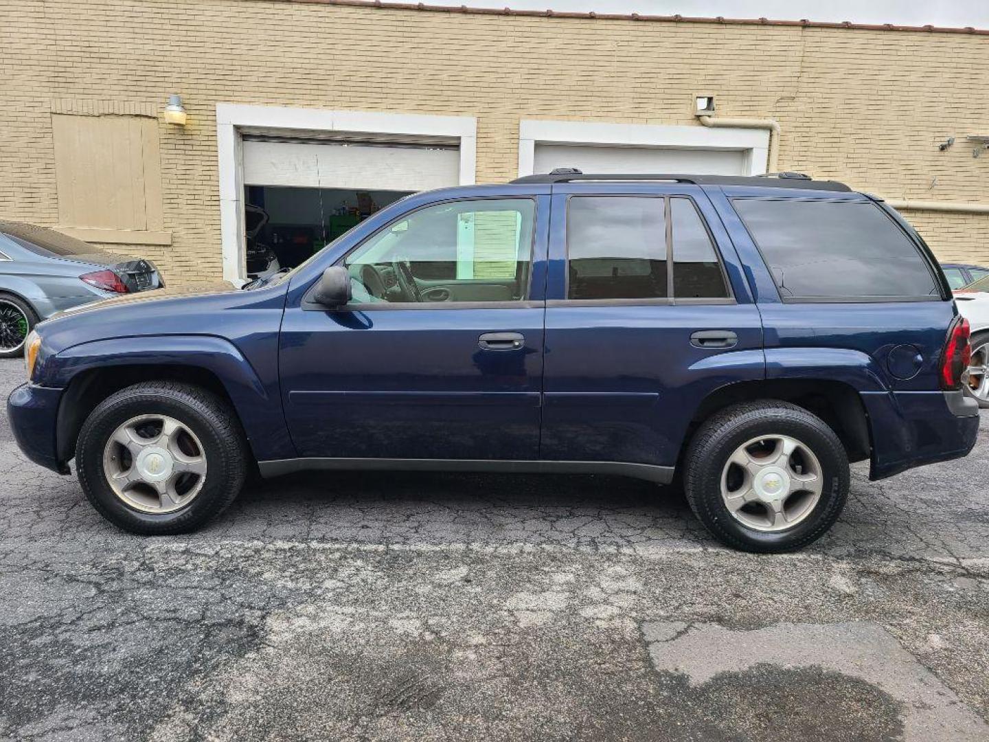2008 BLUE CHEVROLET TRAILBLAZER LS (1GNDT13S782) with an 4.2L engine, Automatic transmission, located at 117 North Cameron Street, Harrisburg, PA, 17101, (717) 963-8962, 40.266762, -76.875259 - WE FINANCE!!! Good Credit/ Bad Credit/ No Credit - ALL Trade-Ins Welcomed!!! ***Guaranteed Credit Approval*** APPLY ONLINE or CALL us TODAY ;) Internet Prices and Marketplace Prices are SPECIAL discounted ***CASH DEALS*** Retail Prices are higher. Please call us to discuss your cash and finan - Photo#2