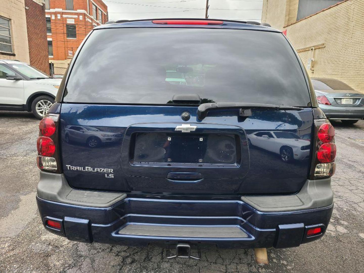 2008 BLUE CHEVROLET TRAILBLAZER LS (1GNDT13S782) with an 4.2L engine, Automatic transmission, located at 117 North Cameron Street, Harrisburg, PA, 17101, (717) 963-8962, 40.266762, -76.875259 - WE FINANCE!!! Good Credit/ Bad Credit/ No Credit - ALL Trade-Ins Welcomed!!! ***Guaranteed Credit Approval*** APPLY ONLINE or CALL us TODAY ;) Internet Prices and Marketplace Prices are SPECIAL discounted ***CASH DEALS*** Retail Prices are higher. Please call us to discuss your cash and finan - Photo#3