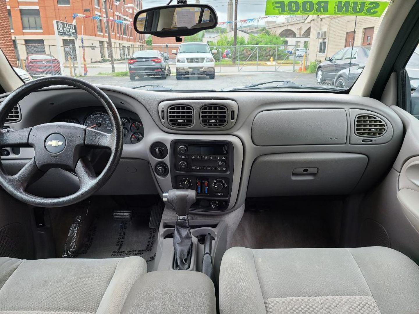 2008 BLUE CHEVROLET TRAILBLAZER LS (1GNDT13S782) with an 4.2L engine, Automatic transmission, located at 117 North Cameron Street, Harrisburg, PA, 17101, (717) 963-8962, 40.266762, -76.875259 - WE FINANCE!!! Good Credit/ Bad Credit/ No Credit - ALL Trade-Ins Welcomed!!! ***Guaranteed Credit Approval*** APPLY ONLINE or CALL us TODAY ;) Internet Prices and Marketplace Prices are SPECIAL discounted ***CASH DEALS*** Retail Prices are higher. Please call us to discuss your cash and finan - Photo#11