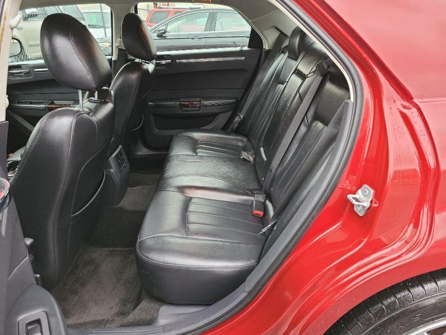 2008 RED CHRYSLER 300C (2C3KA63H38H) with an 5.7L engine, Automatic transmission, located at 117 North Cameron Street, Harrisburg, PA, 17101, (717) 963-8962, 40.266762, -76.875259 - WE FINANCE!!! Good Credit/ Bad Credit/ No Credit - ALL Trade-Ins Welcomed!!! ***Guaranteed Credit Approval*** APPLY ONLINE or CALL us TODAY ;) Internet Prices and Marketplace Prices are SPECIAL discounted ***CASH DEALS*** Retail Prices are higher. Please call us to discuss your cash and finan - Photo#10