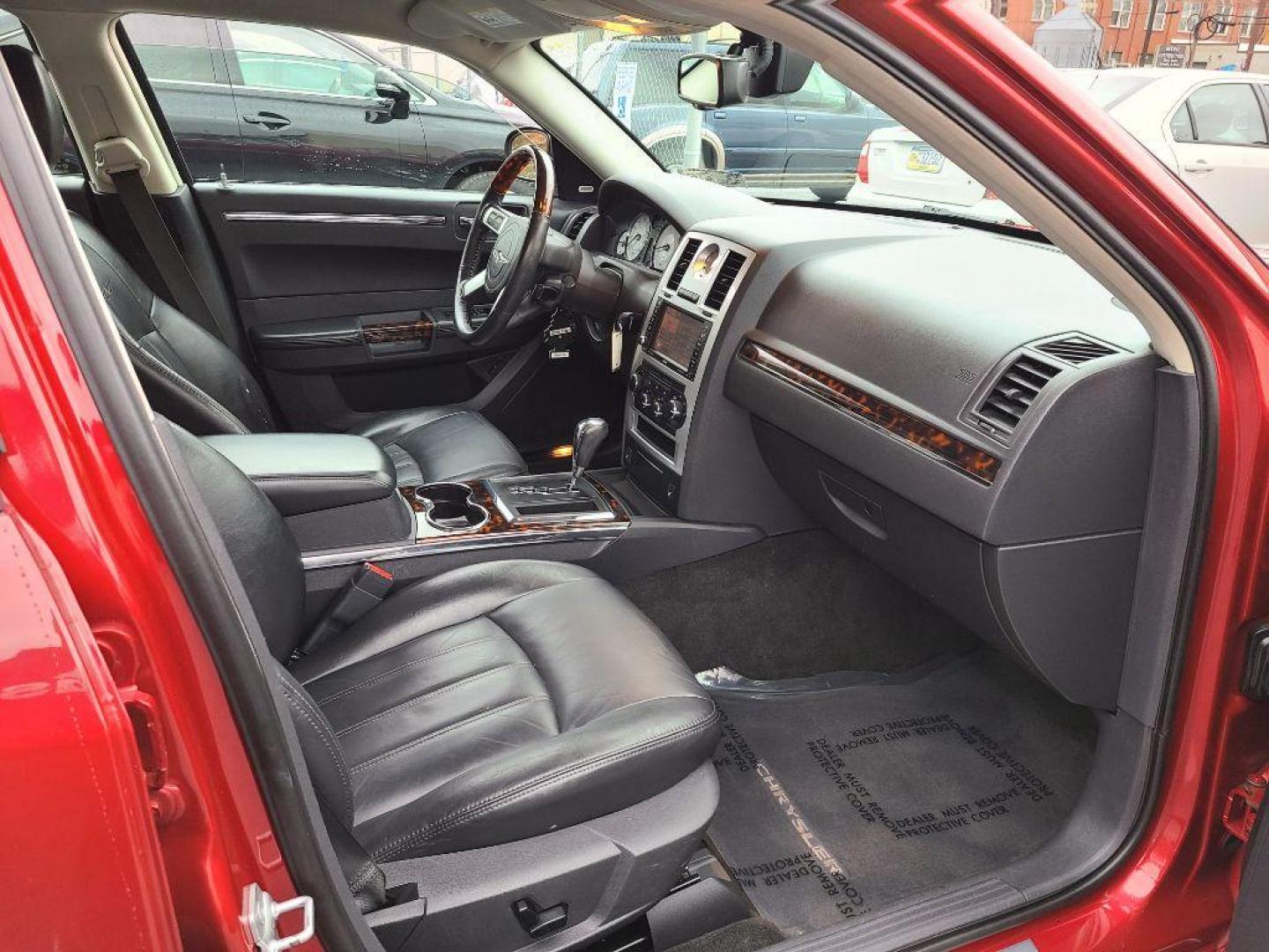 2008 RED CHRYSLER 300C (2C3KA63H38H) with an 5.7L engine, Automatic transmission, located at 117 North Cameron Street, Harrisburg, PA, 17101, (717) 963-8962, 40.266762, -76.875259 - WE FINANCE!!! Good Credit/ Bad Credit/ No Credit - ALL Trade-Ins Welcomed!!! ***Guaranteed Credit Approval*** APPLY ONLINE or CALL us TODAY ;) Internet Prices and Marketplace Prices are SPECIAL discounted ***CASH DEALS*** Retail Prices are higher. Please call us to discuss your cash and finan - Photo#11