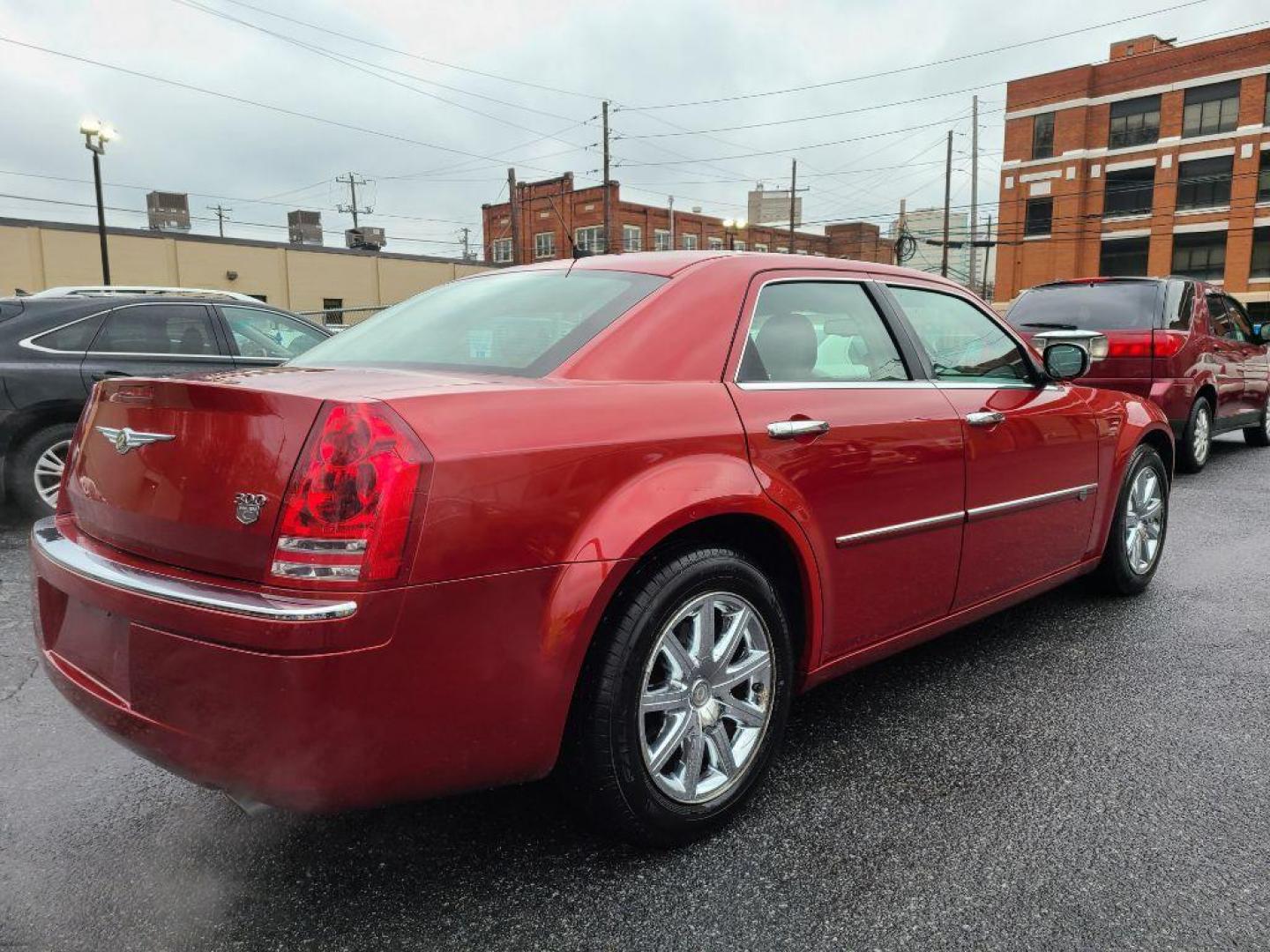2008 RED CHRYSLER 300C (2C3KA63H38H) with an 5.7L engine, Automatic transmission, located at 117 North Cameron Street, Harrisburg, PA, 17101, (717) 963-8962, 40.266762, -76.875259 - WE FINANCE!!! Good Credit/ Bad Credit/ No Credit - ALL Trade-Ins Welcomed!!! ***Guaranteed Credit Approval*** APPLY ONLINE or CALL us TODAY ;) Internet Prices and Marketplace Prices are SPECIAL discounted ***CASH DEALS*** Retail Prices are higher. Please call us to discuss your cash and finan - Photo#4