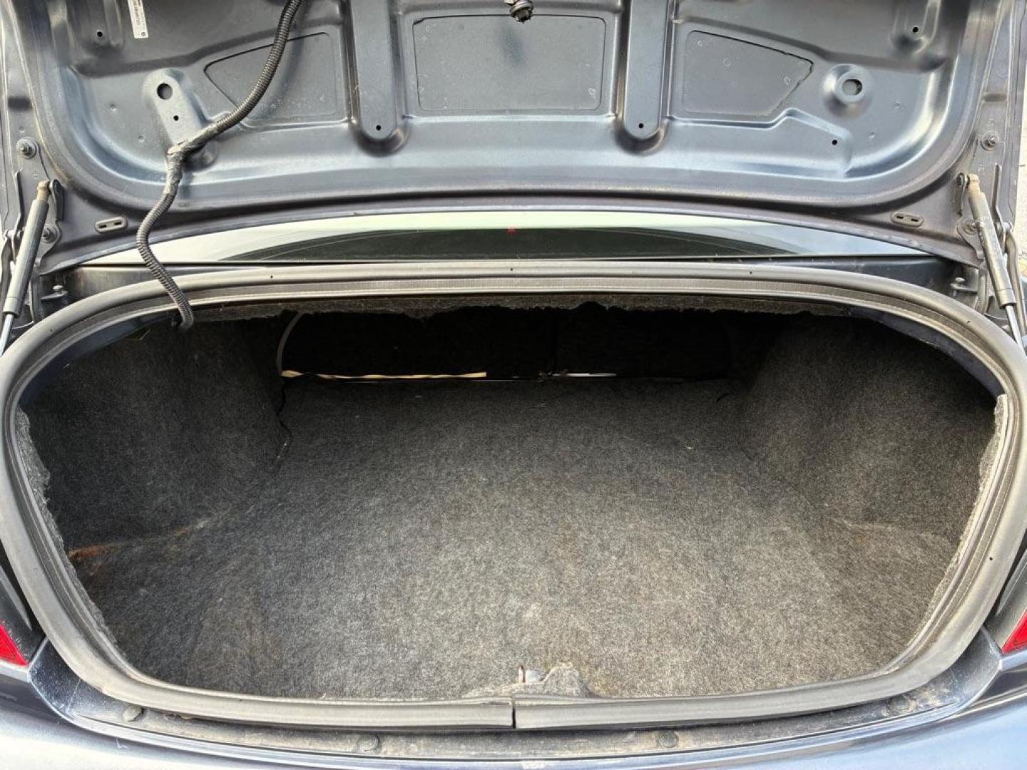 2008 BLUE CHRYSLER SEBRING LX (1C3LC46R58N) with an 2.7L engine, Automatic transmission, located at 117 North Cameron Street, Harrisburg, PA, 17101, (717) 963-8962, 40.266762, -76.875259 - WE FINANCE!!! Good Credit/ Challenged Credit/ No Credit - ALL Trade-Ins Welcomed!!! APPLY ONLINE or CALL us TODAY ;) Please call us to discuss your cash and/or financing options. - Photo#10