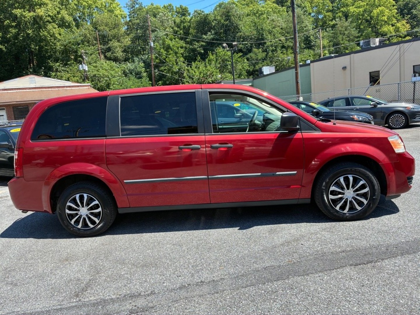 2008 RED DODGE GRAND CARAVAN SE (1D8HN44HX8B) with an 3.3L engine, Automatic transmission, located at 117 North Cameron Street, Harrisburg, PA, 17101, (717) 963-8962, 40.266762, -76.875259 - WE FINANCE!!! MOST vehicles are available for financing. Good Credit/ Challenged Credit/ No Credit - ALL Trade-Ins Welcomed!!! APPLY ONLINE or CALL us TODAY Please call us to discuss your cash and/or financing options. Thanks for checking our inventory! We're here to help.- Photo#6