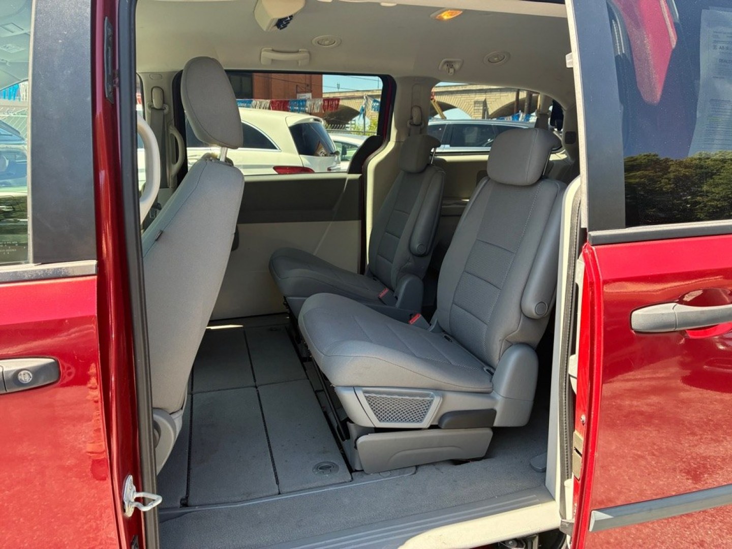 2008 RED DODGE GRAND CARAVAN SE (1D8HN44HX8B) with an 3.3L engine, Automatic transmission, located at 117 North Cameron Street, Harrisburg, PA, 17101, (717) 963-8962, 40.266762, -76.875259 - WE FINANCE!!! MOST vehicles are available for financing. Good Credit/ Challenged Credit/ No Credit - ALL Trade-Ins Welcomed!!! APPLY ONLINE or CALL us TODAY Please call us to discuss your cash and/or financing options. Thanks for checking our inventory! We're here to help.- Photo#13