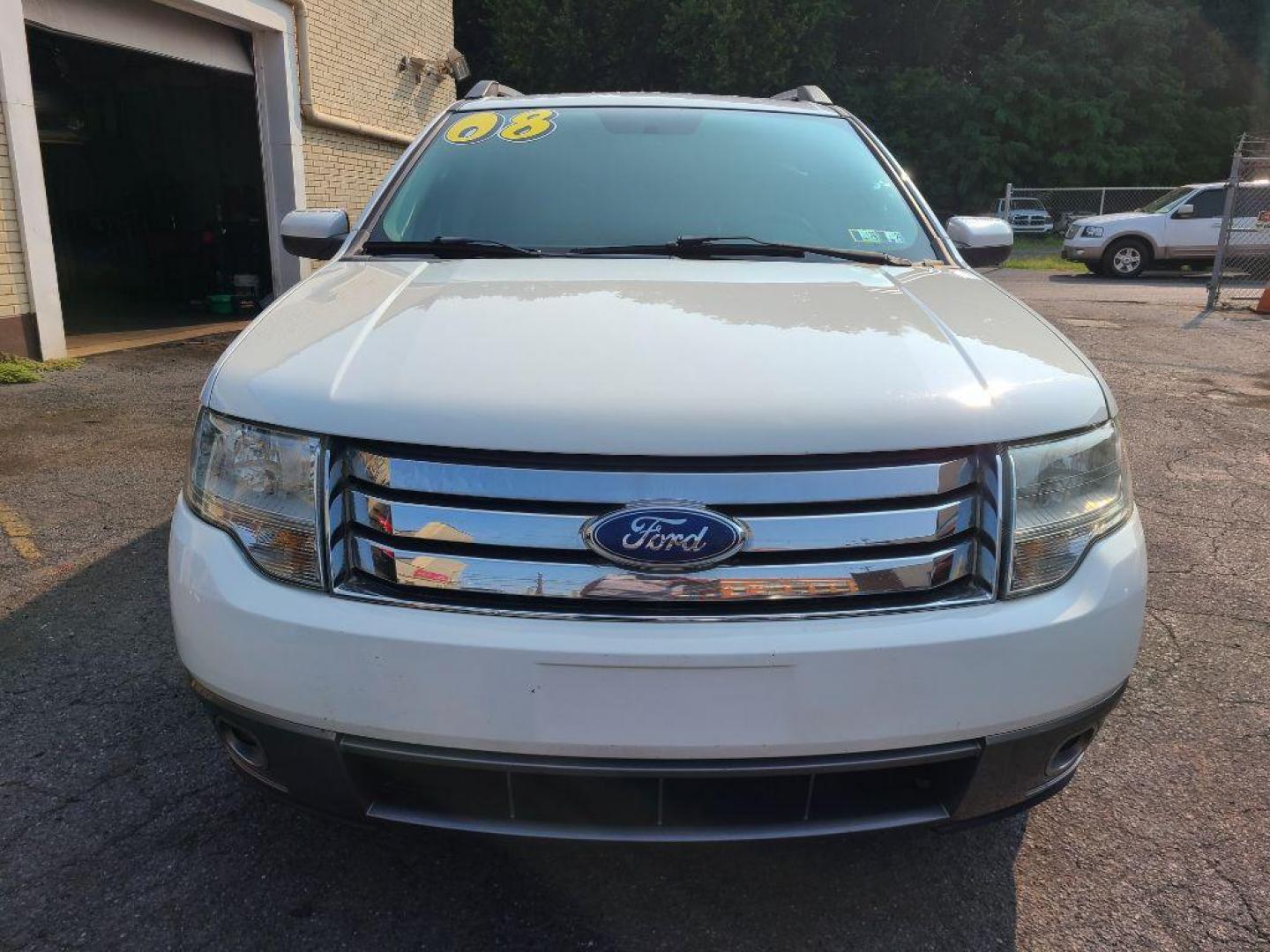 2008 WHITE FORD TAURUS X SEL (1FMDK05W08G) with an 3.5L engine, Automatic transmission, located at 117 North Cameron Street, Harrisburg, PA, 17101, (717) 963-8962, 40.266762, -76.875259 - WE FINANCE!!! Good Credit/ Bad Credit/ No Credit - ALL Trade-Ins Welcomed!!! ***Guaranteed Credit Approval*** APPLY ONLINE or CALL us TODAY ;) Internet Prices and Marketplace Prices are SPECIAL discounted ***CASH DEALS*** Retail Prices are higher. Please call us to discuss your cash and finan - Photo#7