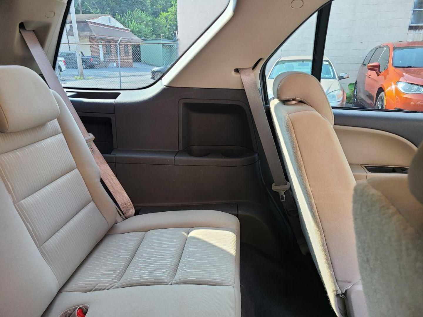 2008 WHITE FORD TAURUS X SEL (1FMDK05W08G) with an 3.5L engine, Automatic transmission, located at 117 North Cameron Street, Harrisburg, PA, 17101, (717) 963-8962, 40.266762, -76.875259 - WE FINANCE!!! Good Credit/ Bad Credit/ No Credit - ALL Trade-Ins Welcomed!!! ***Guaranteed Credit Approval*** APPLY ONLINE or CALL us TODAY ;) Internet Prices and Marketplace Prices are SPECIAL discounted ***CASH DEALS*** Retail Prices are higher. Please call us to discuss your cash and finan - Photo#10