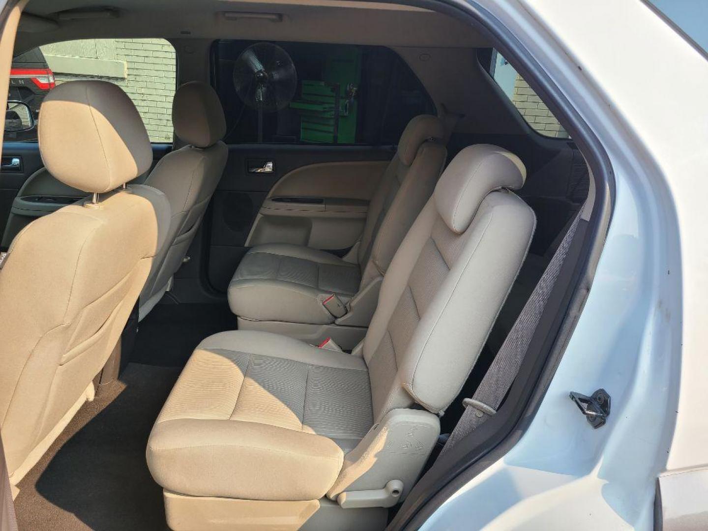 2008 WHITE FORD TAURUS X SEL (1FMDK05W08G) with an 3.5L engine, Automatic transmission, located at 117 North Cameron Street, Harrisburg, PA, 17101, (717) 963-8962, 40.266762, -76.875259 - WE FINANCE!!! Good Credit/ Bad Credit/ No Credit - ALL Trade-Ins Welcomed!!! ***Guaranteed Credit Approval*** APPLY ONLINE or CALL us TODAY ;) Internet Prices and Marketplace Prices are SPECIAL discounted ***CASH DEALS*** Retail Prices are higher. Please call us to discuss your cash and finan - Photo#14