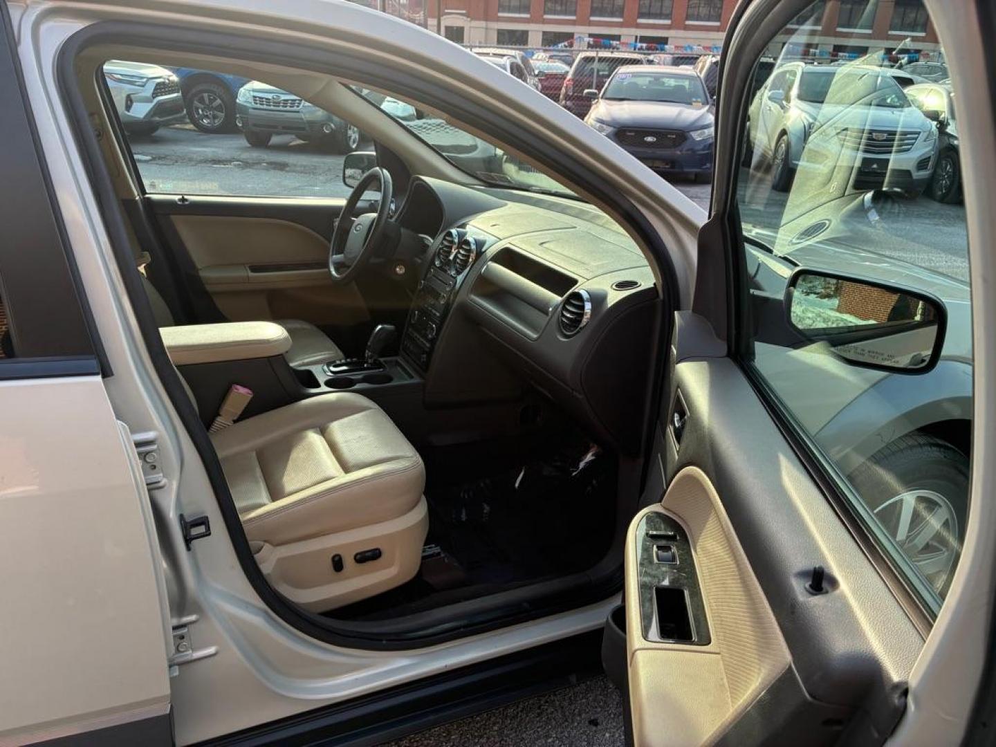 2008 GRAY FORD TAURUS X SEL (1FMDK05W38G) with an 3.5L engine, Automatic transmission, located at 117 North Cameron Street, Harrisburg, PA, 17101, (717) 963-8962, 40.266762, -76.875259 - WE FINANCE!!! Good Credit/ Challenged Credit/ No Credit - ALL Trade-Ins Welcomed!!! APPLY ONLINE or CALL us TODAY ;) Please call us to discuss your cash and/or financing options. - Photo#8
