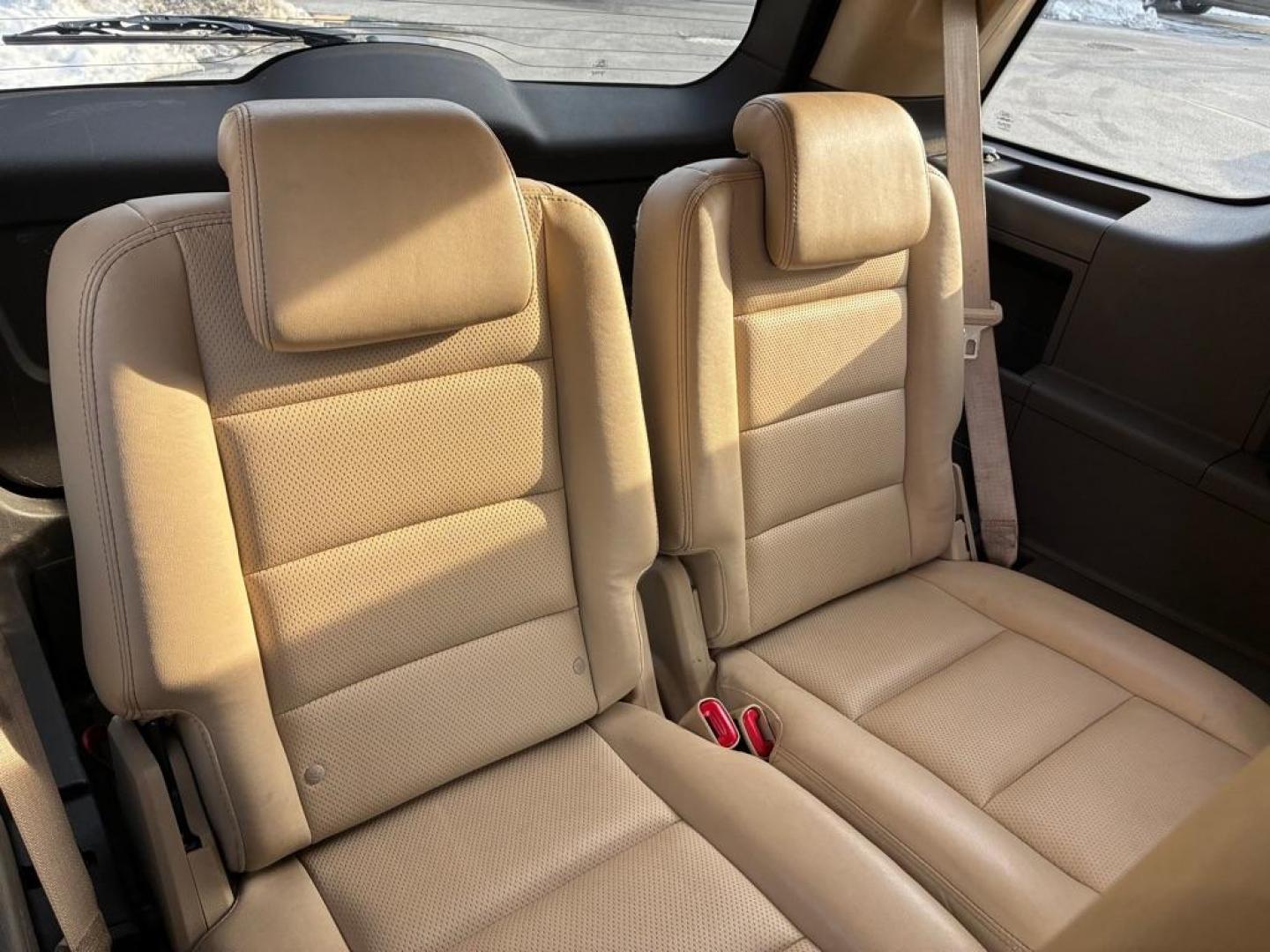 2008 GRAY FORD TAURUS X SEL (1FMDK05W38G) with an 3.5L engine, Automatic transmission, located at 117 North Cameron Street, Harrisburg, PA, 17101, (717) 963-8962, 40.266762, -76.875259 - WE FINANCE!!! Good Credit/ Challenged Credit/ No Credit - ALL Trade-Ins Welcomed!!! APPLY ONLINE or CALL us TODAY ;) Please call us to discuss your cash and/or financing options. - Photo#10