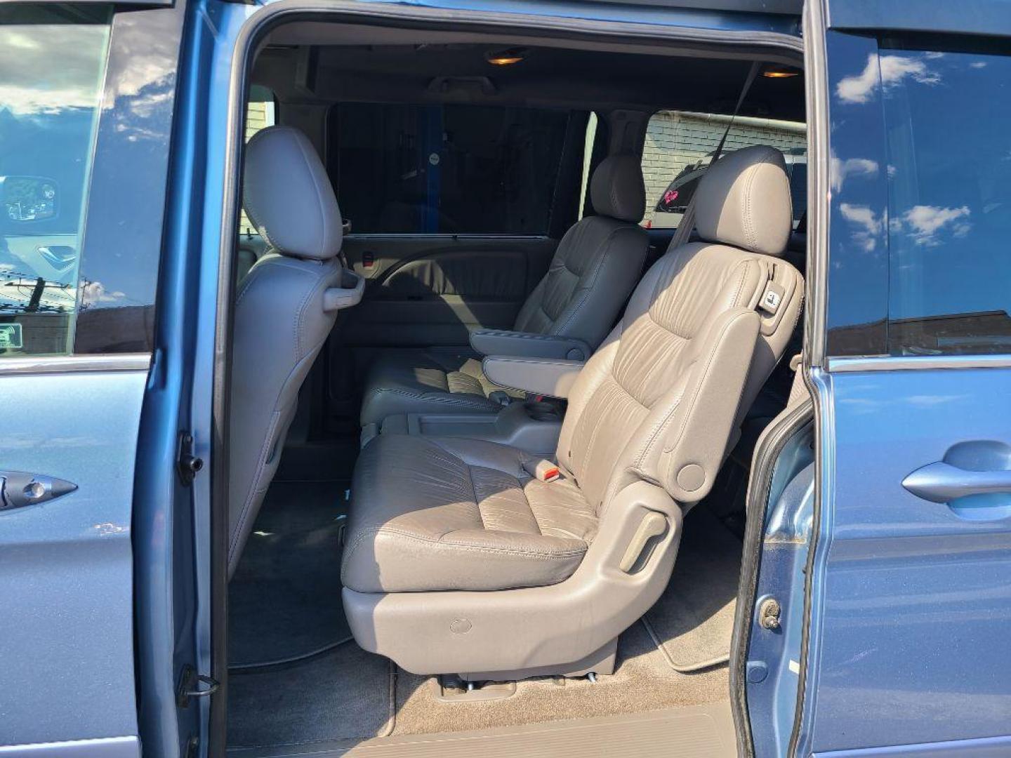 2008 BLUE HONDA ODYSSEY EXL (5FNRL38798B) with an 3.5L engine, Automatic transmission, located at 117 North Cameron Street, Harrisburg, PA, 17101, (717) 963-8962, 40.266762, -76.875259 - WE FINANCE!!! Good Credit/ Bad Credit/ No Credit - ALL Trade-Ins Welcomed!!! ***Guaranteed Credit Approval*** APPLY ONLINE or CALL us TODAY ;) Please call us to discuss your cash and financing options. - Photo#15