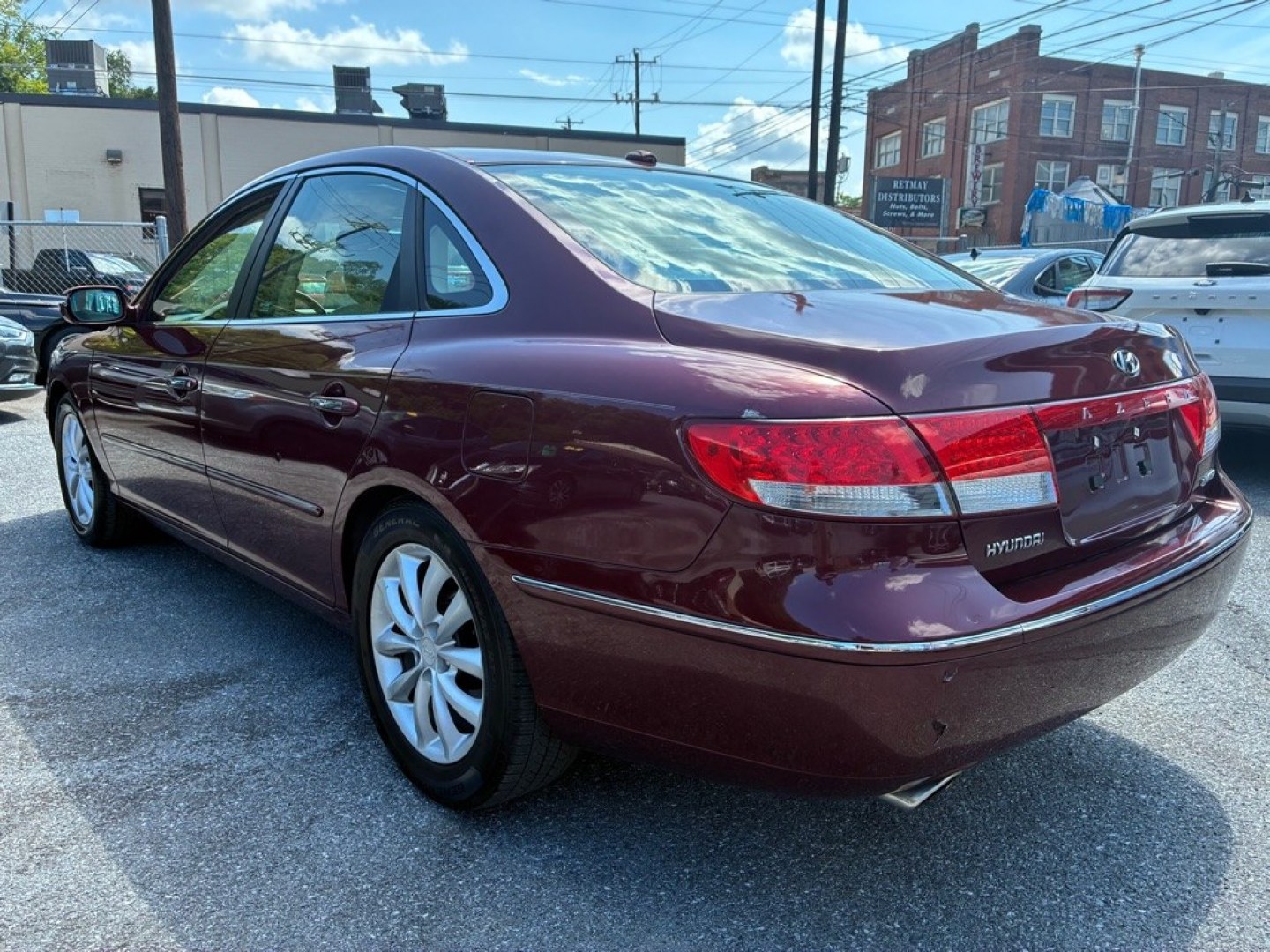 2008 RED HYUNDAI AZERA SE (KMHFC46FX8A) with an 3.8L engine, Automatic transmission, located at 117 North Cameron Street, Harrisburg, PA, 17101, (717) 963-8962, 40.266762, -76.875259 - This is a CASH deal only. WE FINANCE!!! MOST vehicles are available for financing. Good Credit/ Challenged Credit/ No Credit - ALL Trade-Ins Welcomed!!! APPLY ONLINE or CALL us TODAY Please call us to discuss your cash and/or financing options. Thanks for checking our inventory! We- Photo#2