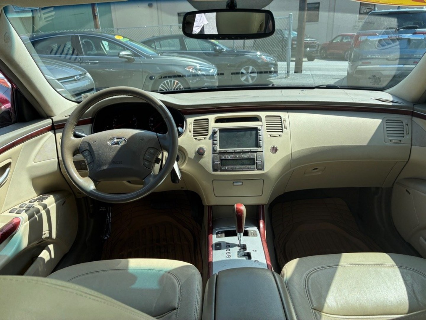 2008 RED HYUNDAI AZERA SE (KMHFC46FX8A) with an 3.8L engine, Automatic transmission, located at 117 North Cameron Street, Harrisburg, PA, 17101, (717) 963-8962, 40.266762, -76.875259 - This is a CASH deal only. WE FINANCE!!! MOST vehicles are available for financing. Good Credit/ Challenged Credit/ No Credit - ALL Trade-Ins Welcomed!!! APPLY ONLINE or CALL us TODAY Please call us to discuss your cash and/or financing options. Thanks for checking our inventory! We- Photo#12