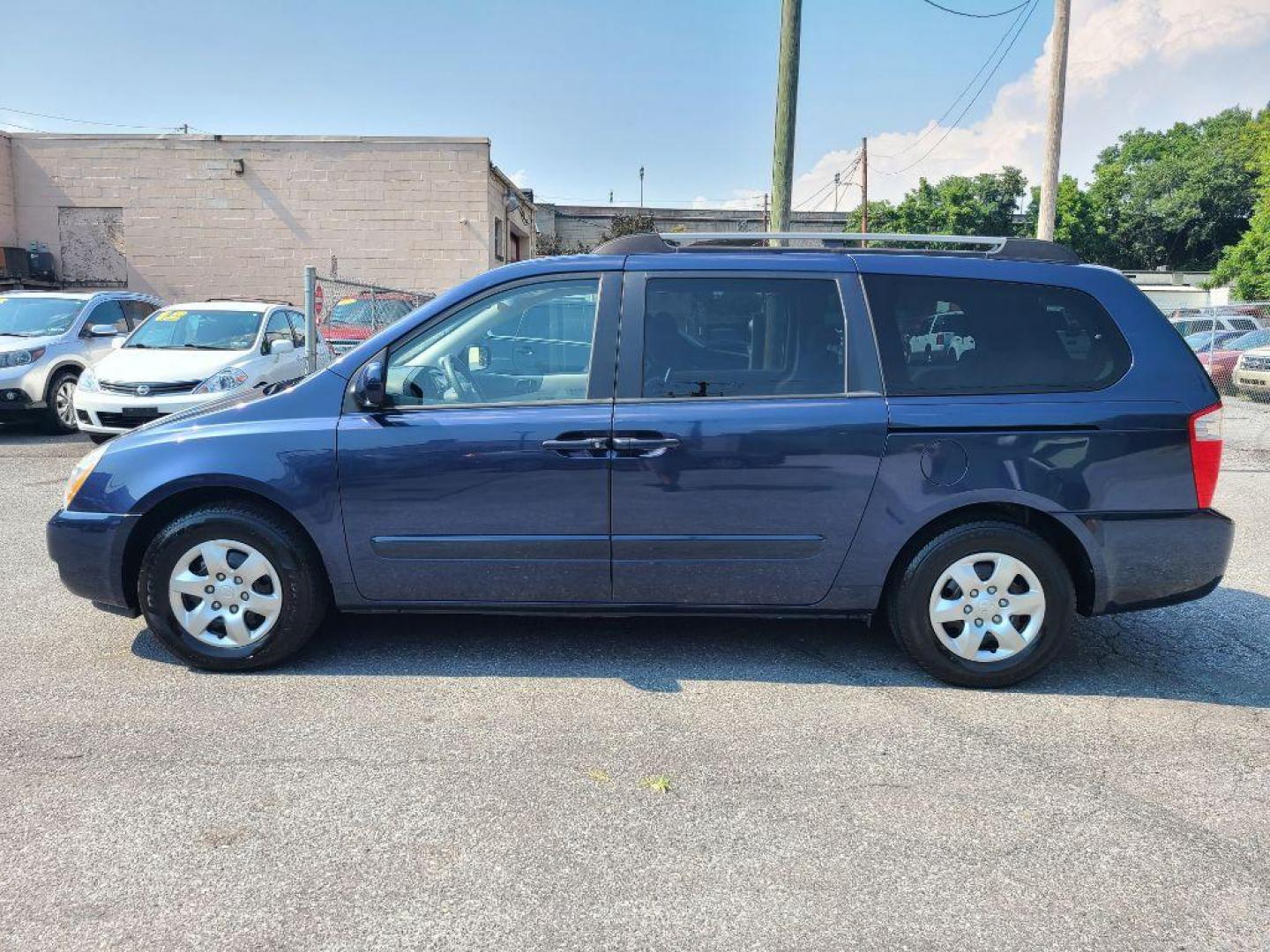2008 BLUE KIA SEDONA EX (KNDMB233086) with an 3.8L engine, Automatic transmission, located at 117 North Cameron Street, Harrisburg, PA, 17101, (717) 963-8962, 40.266762, -76.875259 - WE FINANCE!!! Good Credit/ Bad Credit/ No Credit - ALL Trade-Ins Welcomed!!! ***Guaranteed Credit Approval*** APPLY ONLINE or CALL us TODAY ;) Internet Prices and Marketplace Prices are SPECIAL discounted ***CASH DEALS*** Retail Prices are higher. Please call us to discuss your cash and finan - Photo#1