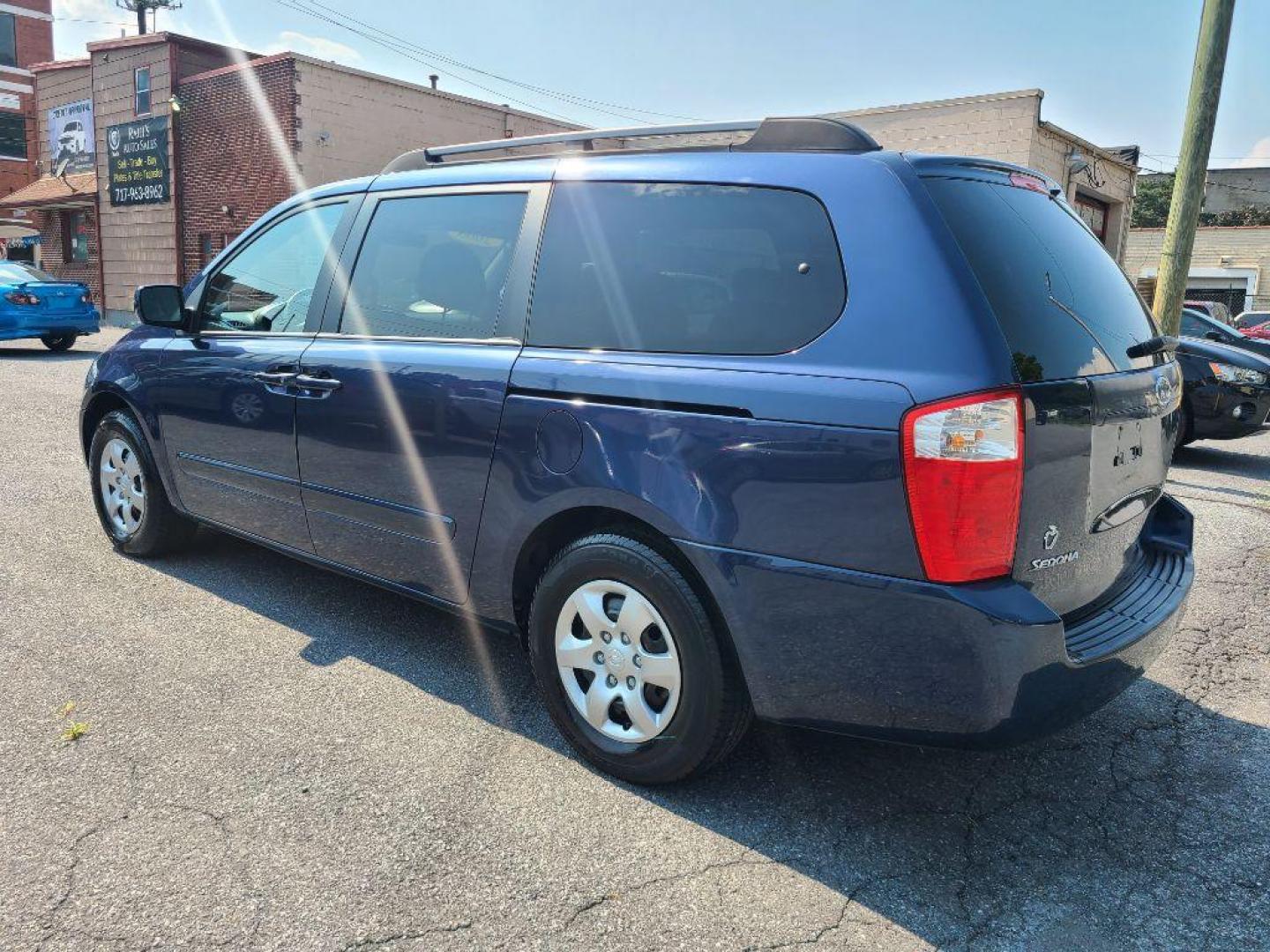 2008 BLUE KIA SEDONA EX (KNDMB233086) with an 3.8L engine, Automatic transmission, located at 117 North Cameron Street, Harrisburg, PA, 17101, (717) 963-8962, 40.266762, -76.875259 - WE FINANCE!!! Good Credit/ Bad Credit/ No Credit - ALL Trade-Ins Welcomed!!! ***Guaranteed Credit Approval*** APPLY ONLINE or CALL us TODAY ;) Internet Prices and Marketplace Prices are SPECIAL discounted ***CASH DEALS*** Retail Prices are higher. Please call us to discuss your cash and finan - Photo#2