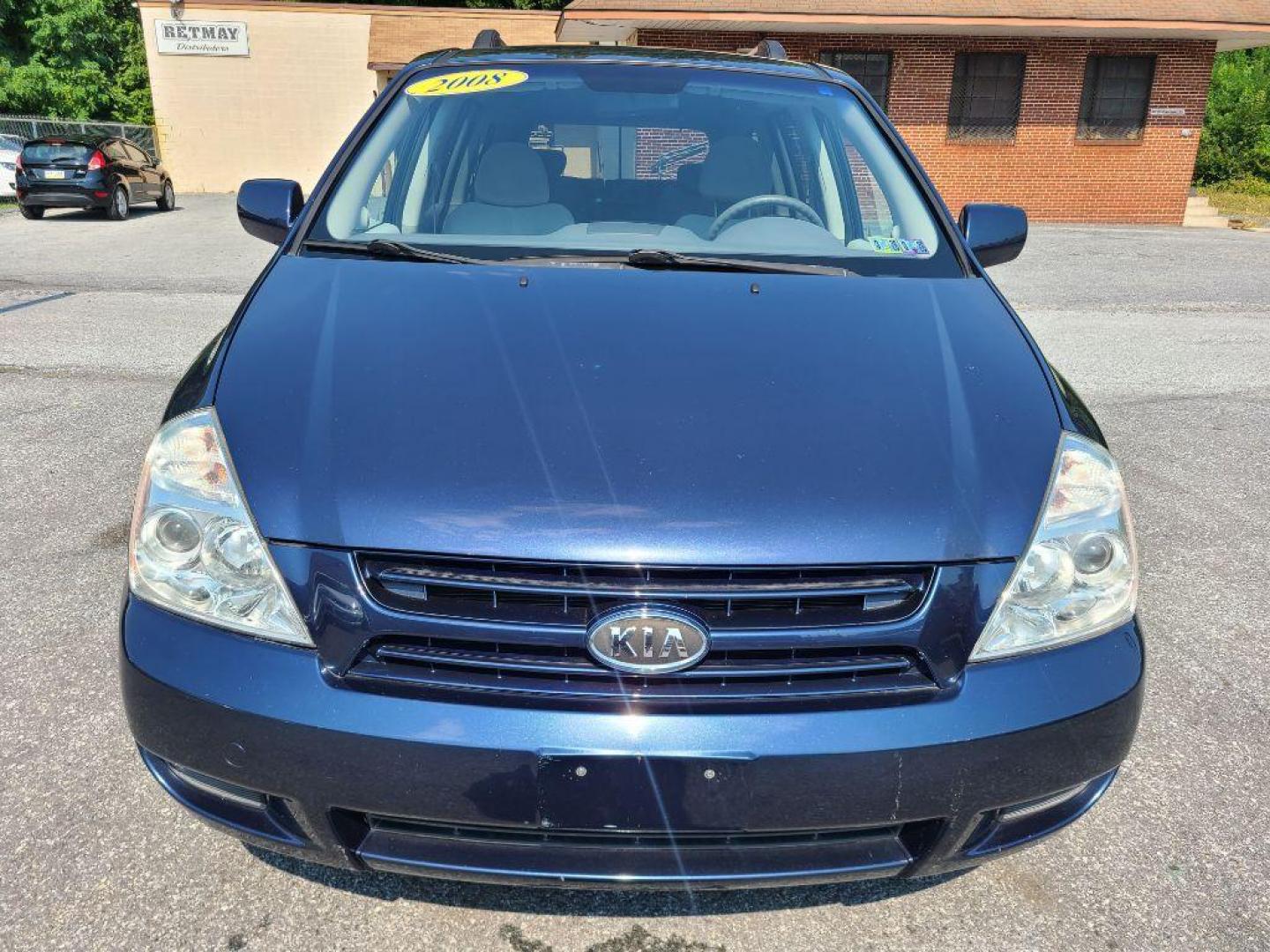 2008 BLUE KIA SEDONA EX (KNDMB233086) with an 3.8L engine, Automatic transmission, located at 117 North Cameron Street, Harrisburg, PA, 17101, (717) 963-8962, 40.266762, -76.875259 - WE FINANCE!!! Good Credit/ Bad Credit/ No Credit - ALL Trade-Ins Welcomed!!! ***Guaranteed Credit Approval*** APPLY ONLINE or CALL us TODAY ;) Internet Prices and Marketplace Prices are SPECIAL discounted ***CASH DEALS*** Retail Prices are higher. Please call us to discuss your cash and finan - Photo#7