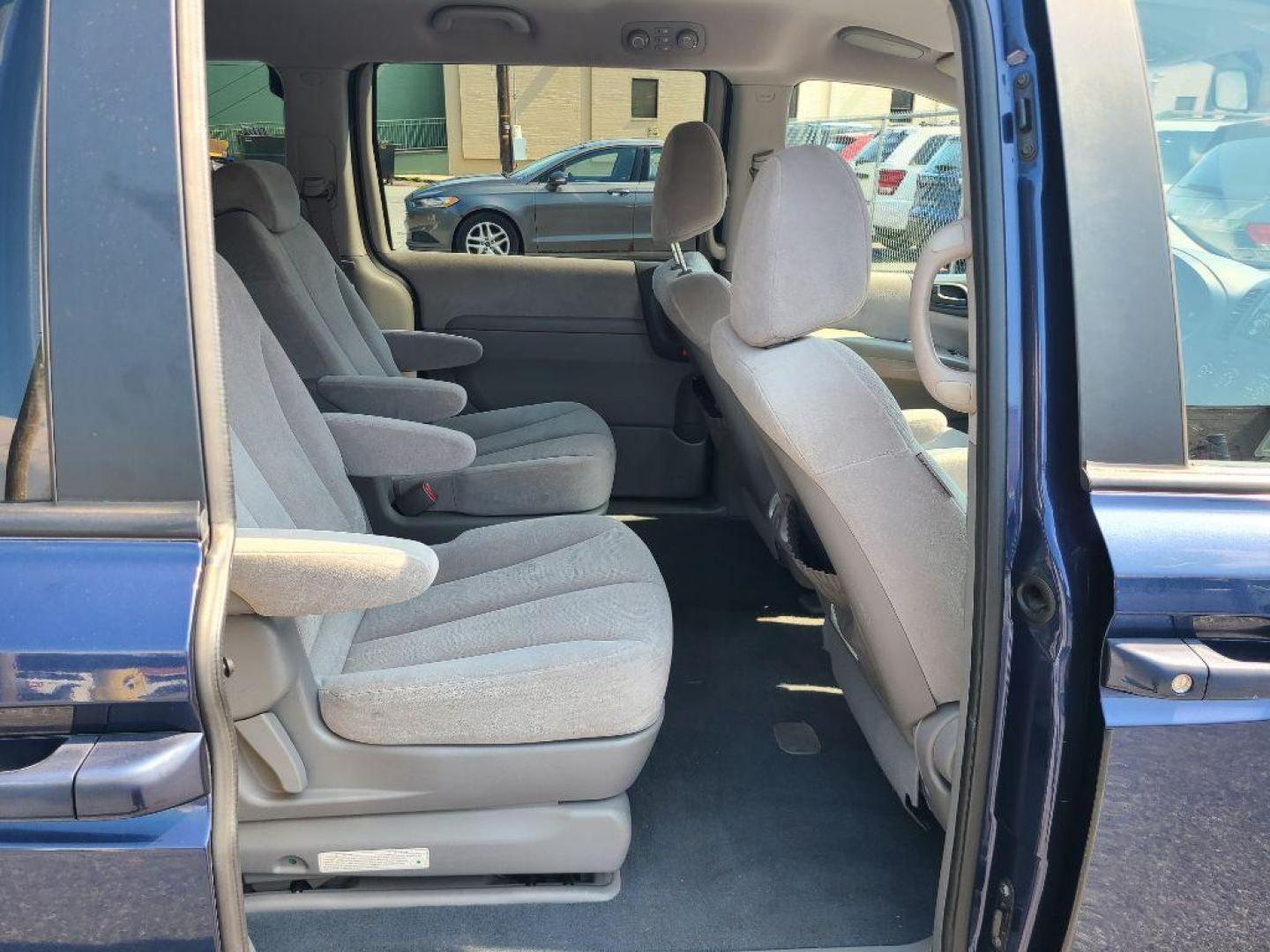 2008 BLUE KIA SEDONA EX (KNDMB233086) with an 3.8L engine, Automatic transmission, located at 117 North Cameron Street, Harrisburg, PA, 17101, (717) 963-8962, 40.266762, -76.875259 - WE FINANCE!!! Good Credit/ Bad Credit/ No Credit - ALL Trade-Ins Welcomed!!! ***Guaranteed Credit Approval*** APPLY ONLINE or CALL us TODAY ;) Internet Prices and Marketplace Prices are SPECIAL discounted ***CASH DEALS*** Retail Prices are higher. Please call us to discuss your cash and finan - Photo#11