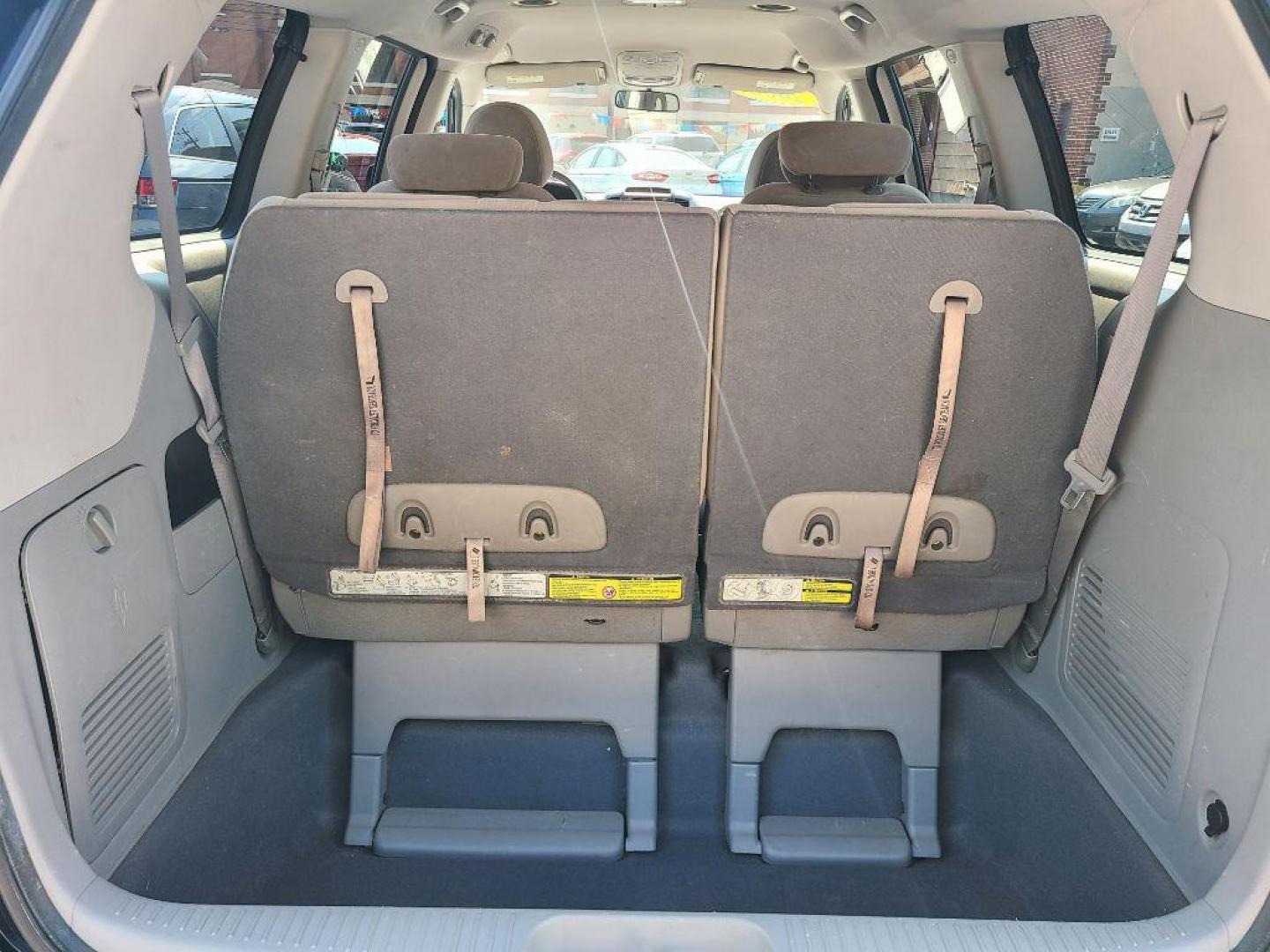 2008 BLUE KIA SEDONA EX (KNDMB233086) with an 3.8L engine, Automatic transmission, located at 117 North Cameron Street, Harrisburg, PA, 17101, (717) 963-8962, 40.266762, -76.875259 - WE FINANCE!!! Good Credit/ Bad Credit/ No Credit - ALL Trade-Ins Welcomed!!! ***Guaranteed Credit Approval*** APPLY ONLINE or CALL us TODAY ;) Internet Prices and Marketplace Prices are SPECIAL discounted ***CASH DEALS*** Retail Prices are higher. Please call us to discuss your cash and finan - Photo#12
