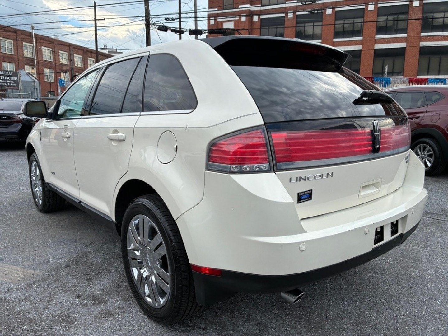 2008 WHITE LINCOLN MKX (2LMDU88C48B) with an 3.5L engine, Automatic transmission, located at 117 North Cameron Street, Harrisburg, PA, 17101, (717) 963-8962, 40.266762, -76.875259 - Air Conditioning Alarm All Wheel Drive Anti-Lock Brakes Automatic Headlights Auxiliary Pwr Outlet Bluetooth Connection CD Changer Child Safety Locks Climate Control (independent) Cooled Front Seats Cruise Control Cylinders (6) Driver Air Bag Electrochromic Rearview Mirror Engine Immob- Photo#2