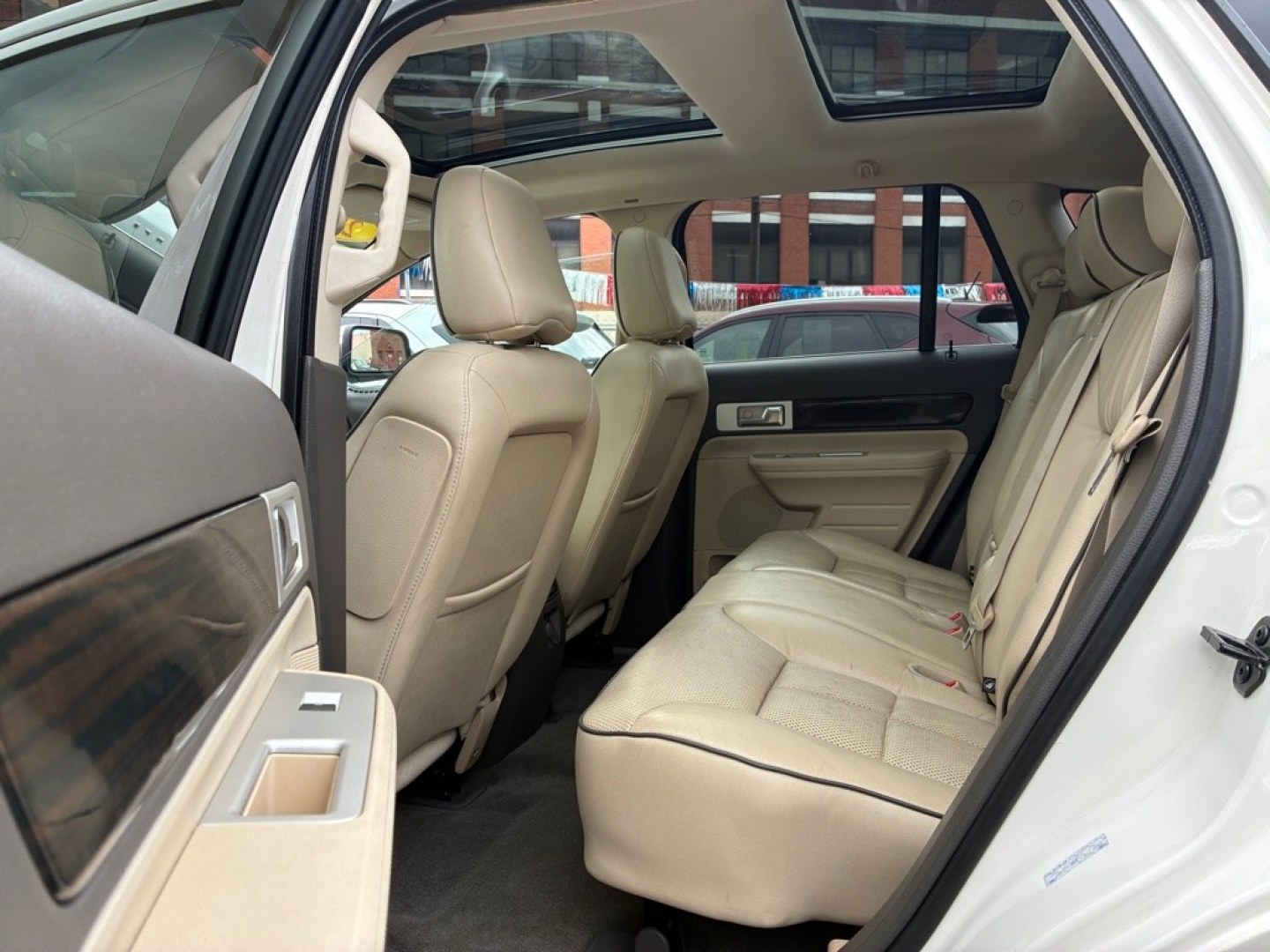 2008 WHITE LINCOLN MKX (2LMDU88C48B) with an 3.5L engine, Automatic transmission, located at 117 North Cameron Street, Harrisburg, PA, 17101, (717) 963-8962, 40.266762, -76.875259 - Air Conditioning Alarm All Wheel Drive Anti-Lock Brakes Automatic Headlights Auxiliary Pwr Outlet Bluetooth Connection CD Changer Child Safety Locks Climate Control (independent) Cooled Front Seats Cruise Control Cylinders (6) Driver Air Bag Electrochromic Rearview Mirror Engine Immob- Photo#11