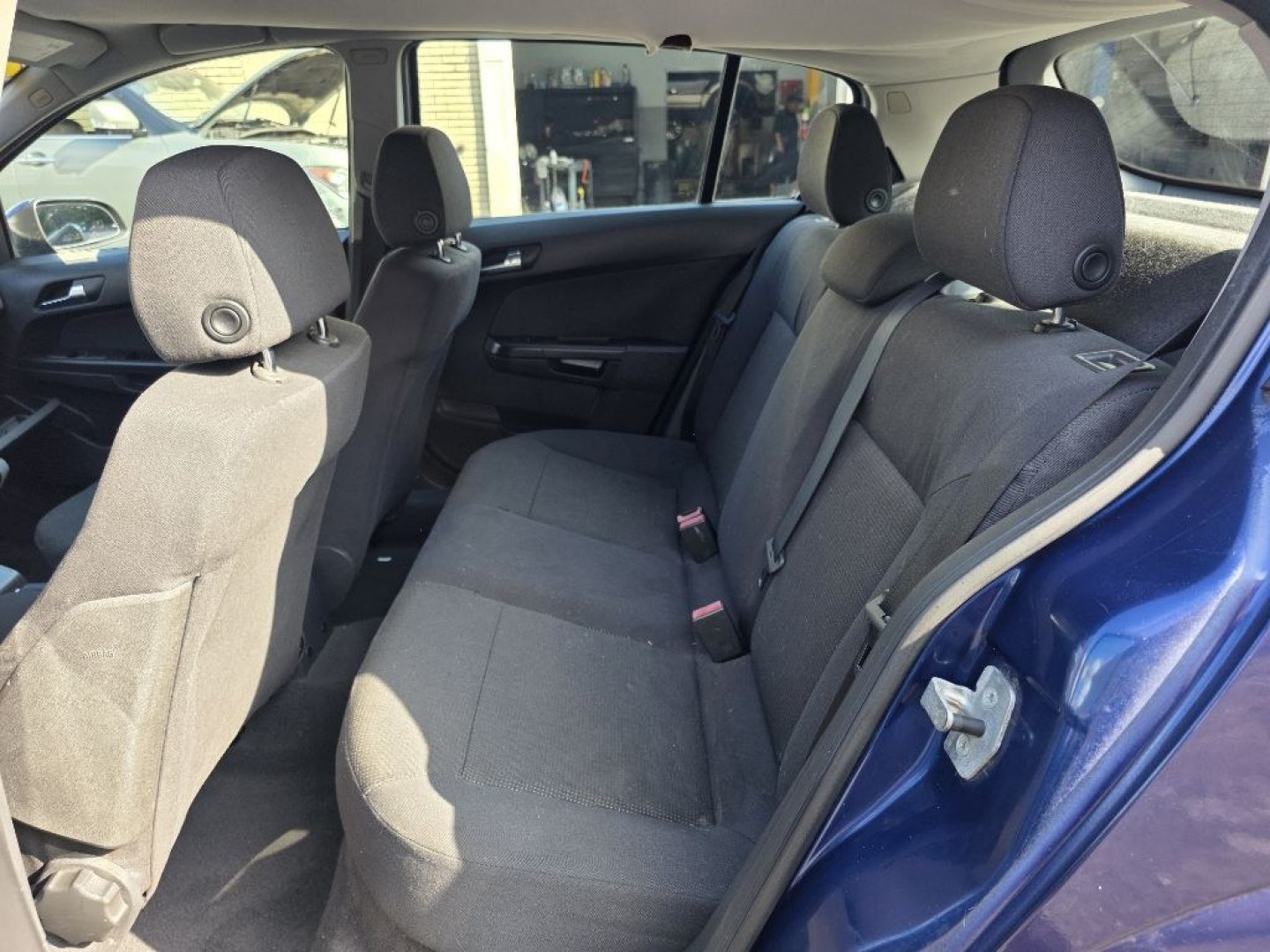 2008 BLUE SATURN ASTRA XE (W08AR671185) with an 1.8L engine, Automatic transmission, located at 117 North Cameron Street, Harrisburg, PA, 17101, (717) 963-8962, 40.266762, -76.875259 - WE FINANCE!!! MOST vehicles are available for financing. Good Credit/ Challenged Credit/ No Credit - ALL Trade-Ins Welcomed!!! APPLY ONLINE or CALL us TODAY Please call us to discuss your cash and/or financing options. Thanks for checking our inventory! We're here to help.- Photo#9