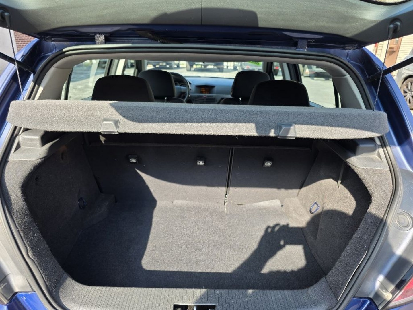 2008 BLUE SATURN ASTRA XE (W08AR671185) with an 1.8L engine, Automatic transmission, located at 117 North Cameron Street, Harrisburg, PA, 17101, (717) 963-8962, 40.266762, -76.875259 - WE FINANCE!!! MOST vehicles are available for financing. Good Credit/ Challenged Credit/ No Credit - ALL Trade-Ins Welcomed!!! APPLY ONLINE or CALL us TODAY Please call us to discuss your cash and/or financing options. Thanks for checking our inventory! We're here to help.- Photo#10