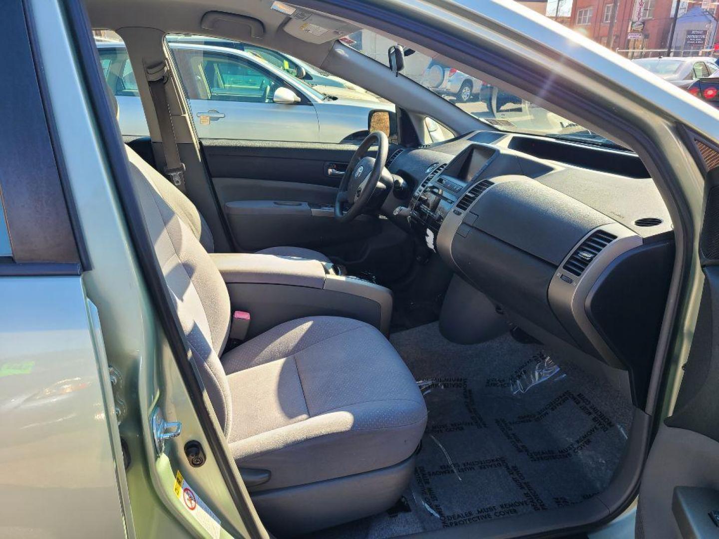 2008 GREEN TOYOTA PRIUS HATCHBACK (JTDKB20UX87) with an 1.5L engine, Continuously Variable transmission, located at 7981 Paxton Street, Harrisburg, PA, 17111, (717) 561-2926, 40.261490, -76.749229 - WE FINANCE!!! Good Credit/ Bad Credit/ No Credit - ALL Trade-Ins Welcomed!!! ***Guaranteed Credit Approval*** APPLY ONLINE or CALL us TODAY ;) Internet Prices and Marketplace Prices are SPECIAL discounted ***CASH DEALS*** Retail Prices are higher. Please call us to discuss your cash and finan - Photo#9