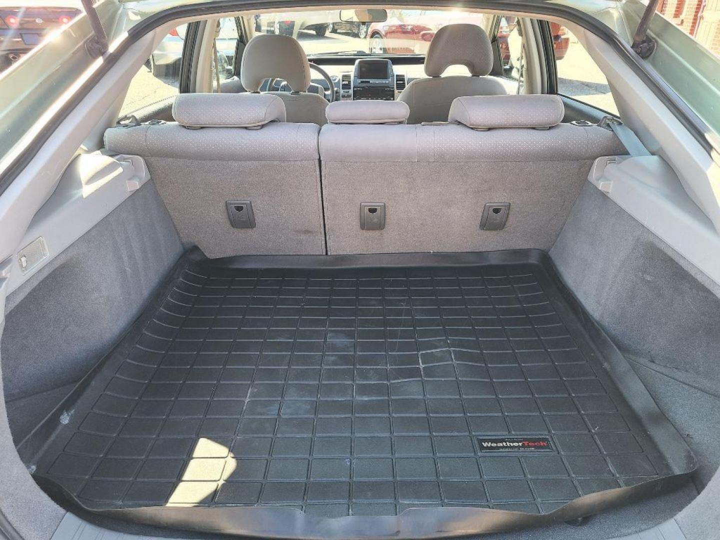 2008 GREEN TOYOTA PRIUS HATCHBACK (JTDKB20UX87) with an 1.5L engine, Continuously Variable transmission, located at 7981 Paxton Street, Harrisburg, PA, 17111, (717) 561-2926, 40.261490, -76.749229 - WE FINANCE!!! Good Credit/ Bad Credit/ No Credit - ALL Trade-Ins Welcomed!!! ***Guaranteed Credit Approval*** APPLY ONLINE or CALL us TODAY ;) Internet Prices and Marketplace Prices are SPECIAL discounted ***CASH DEALS*** Retail Prices are higher. Please call us to discuss your cash and finan - Photo#11