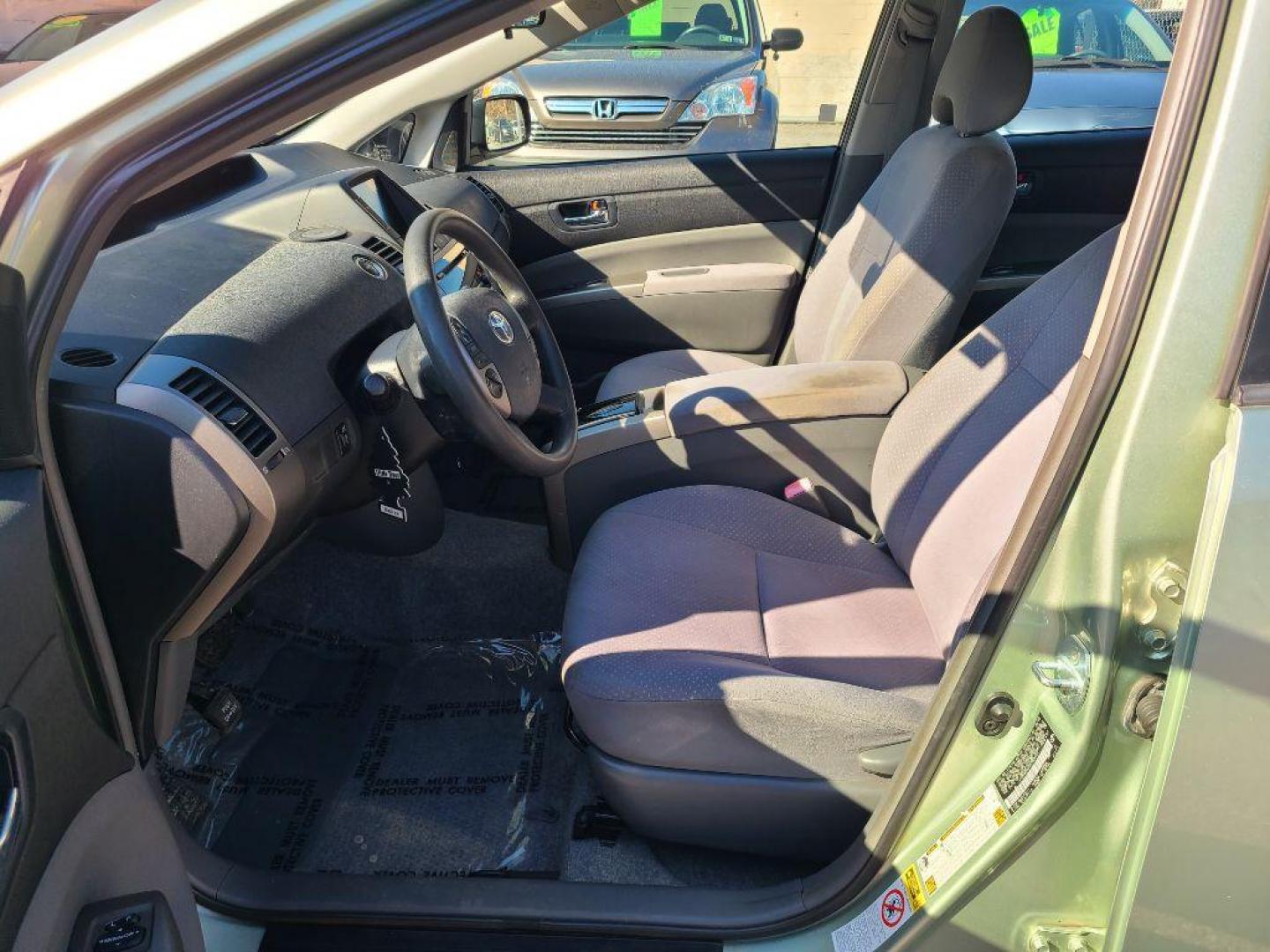 2008 GREEN TOYOTA PRIUS HATCHBACK (JTDKB20UX87) with an 1.5L engine, Continuously Variable transmission, located at 7981 Paxton Street, Harrisburg, PA, 17111, (717) 561-2926, 40.261490, -76.749229 - WE FINANCE!!! Good Credit/ Bad Credit/ No Credit - ALL Trade-Ins Welcomed!!! ***Guaranteed Credit Approval*** APPLY ONLINE or CALL us TODAY ;) Internet Prices and Marketplace Prices are SPECIAL discounted ***CASH DEALS*** Retail Prices are higher. Please call us to discuss your cash and finan - Photo#13