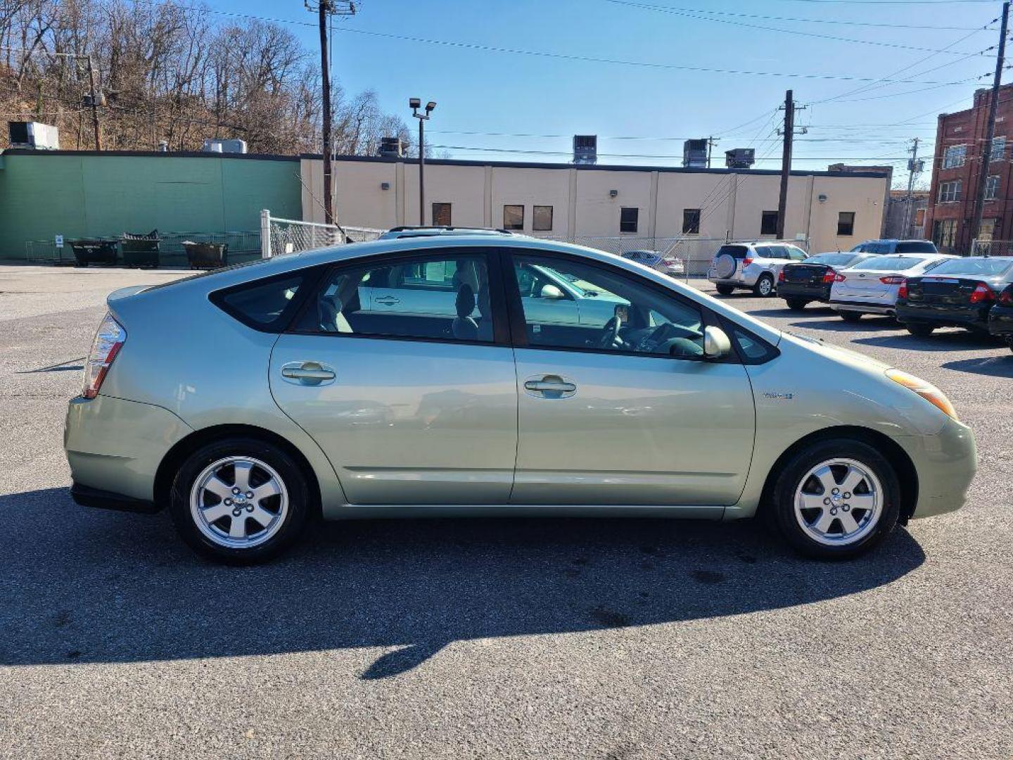 2008 GREEN TOYOTA PRIUS HATCHBACK (JTDKB20UX87) with an 1.5L engine, Continuously Variable transmission, located at 7981 Paxton Street, Harrisburg, PA, 17111, (717) 561-2926, 40.261490, -76.749229 - WE FINANCE!!! Good Credit/ Bad Credit/ No Credit - ALL Trade-Ins Welcomed!!! ***Guaranteed Credit Approval*** APPLY ONLINE or CALL us TODAY ;) Internet Prices and Marketplace Prices are SPECIAL discounted ***CASH DEALS*** Retail Prices are higher. Please call us to discuss your cash and finan - Photo#5