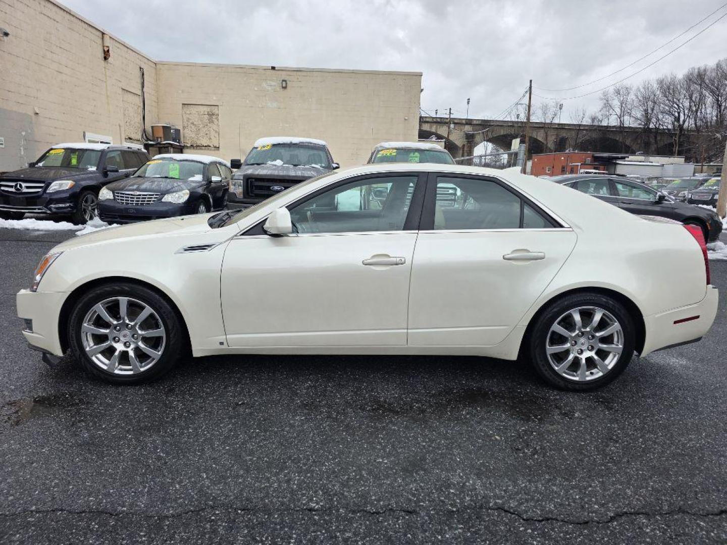 2009 WHITE CADILLAC CTS HI FEATURE V6 (1G6DT57V590) with an 3.6L engine, Automatic transmission, located at 117 North Cameron Street, Harrisburg, PA, 17101, (717) 963-8962, 40.266762, -76.875259 - WE FINANCE!!! Good Credit/ Challenged Credit/ No Credit - ALL Trade-Ins Welcomed!!! APPLY ONLINE or CALL us TODAY ;) Please call us to discuss your cash and/or financing options. - Photo#3