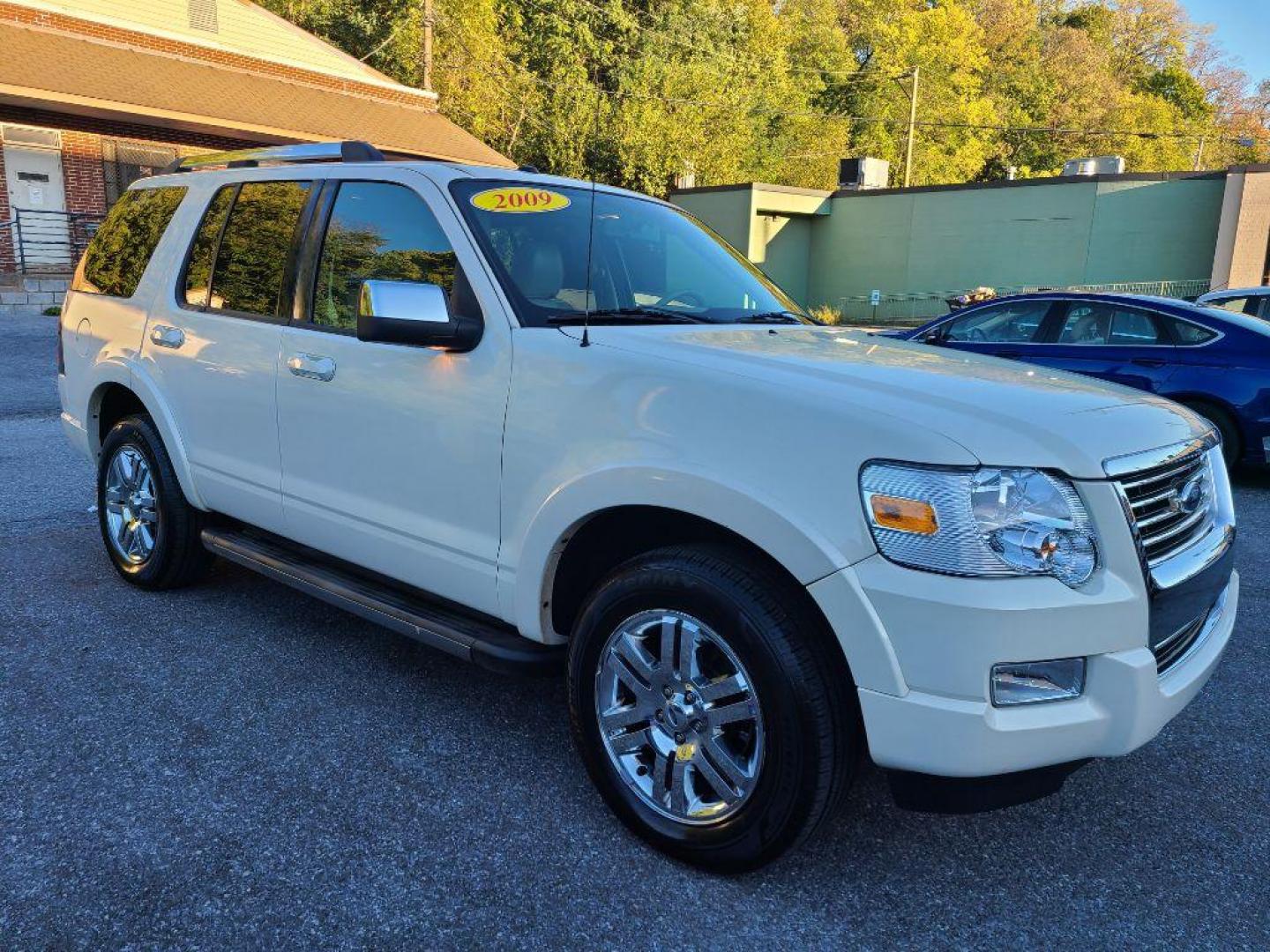 2009 WHITE FORD EXPLORER LIMITED (1FMEU75809U) with an 4.6L engine, Automatic transmission, located at 117 North Cameron Street, Harrisburg, PA, 17101, (717) 963-8962, 40.266762, -76.875259 - WE FINANCE!!! Good Credit/ Bad Credit/ No Credit - ALL Trade-Ins Welcomed!!! ***Guaranteed Credit Approval*** APPLY ONLINE or CALL us TODAY ;) Please call us to discuss your cash and financing options. - Photo#5