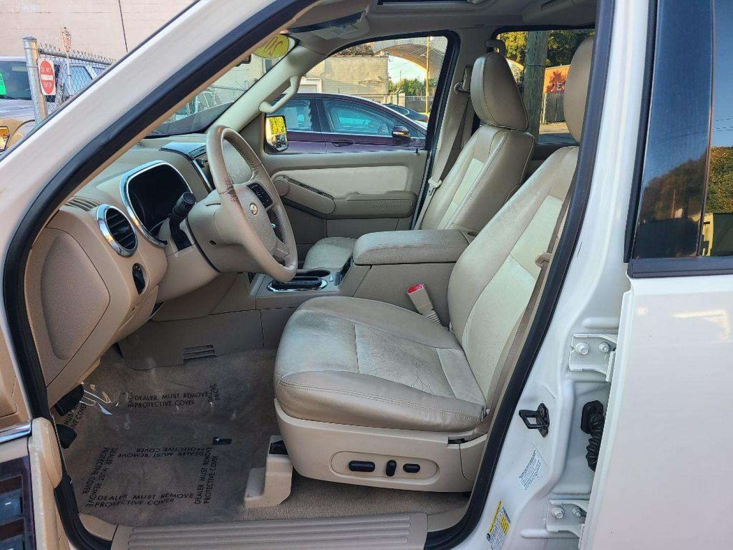 2009 WHITE FORD EXPLORER LIMITED (1FMEU75809U) with an 4.6L engine, Automatic transmission, located at 117 North Cameron Street, Harrisburg, PA, 17101, (717) 963-8962, 40.266762, -76.875259 - WE FINANCE!!! Good Credit/ Bad Credit/ No Credit - ALL Trade-Ins Welcomed!!! ***Guaranteed Credit Approval*** APPLY ONLINE or CALL us TODAY ;) Please call us to discuss your cash and financing options. - Photo#15