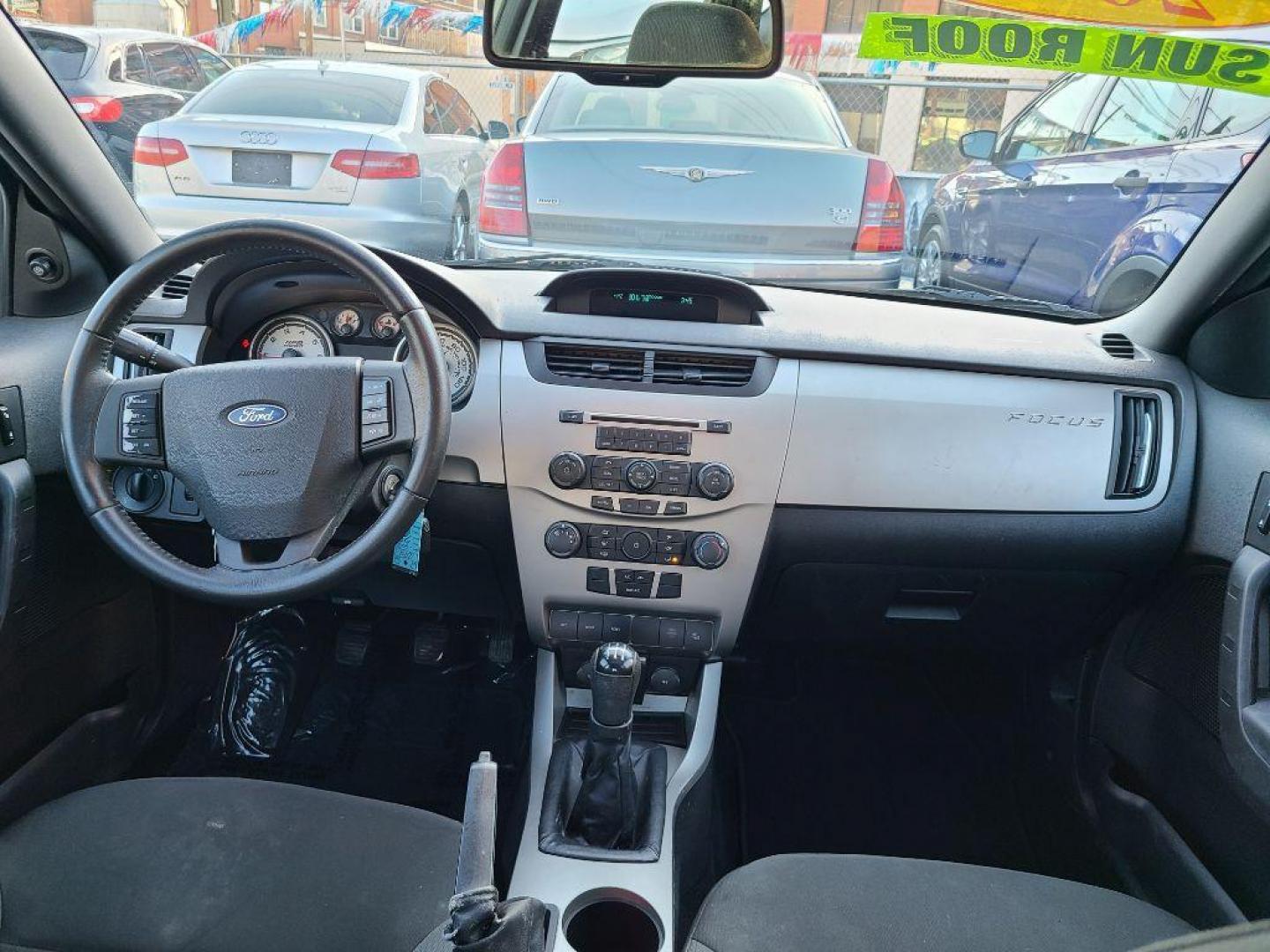 2009 SILVER FORD FOCUS SES (1FAHP36N99W) with an 2.0L engine, Automatic transmission, located at 117 North Cameron Street, Harrisburg, PA, 17101, (717) 963-8962, 40.266762, -76.875259 - WE FINANCE!!! Good Credit/ Bad Credit/ No Credit - ALL Trade-Ins Welcomed!!! ***Guaranteed Credit Approval*** APPLY ONLINE or CALL us TODAY ;) Internet Prices and Marketplace Prices are SPECIAL discounted ***CASH DEALS*** Retail Prices are higher. Please call us to discuss your cash and finan - Photo#12