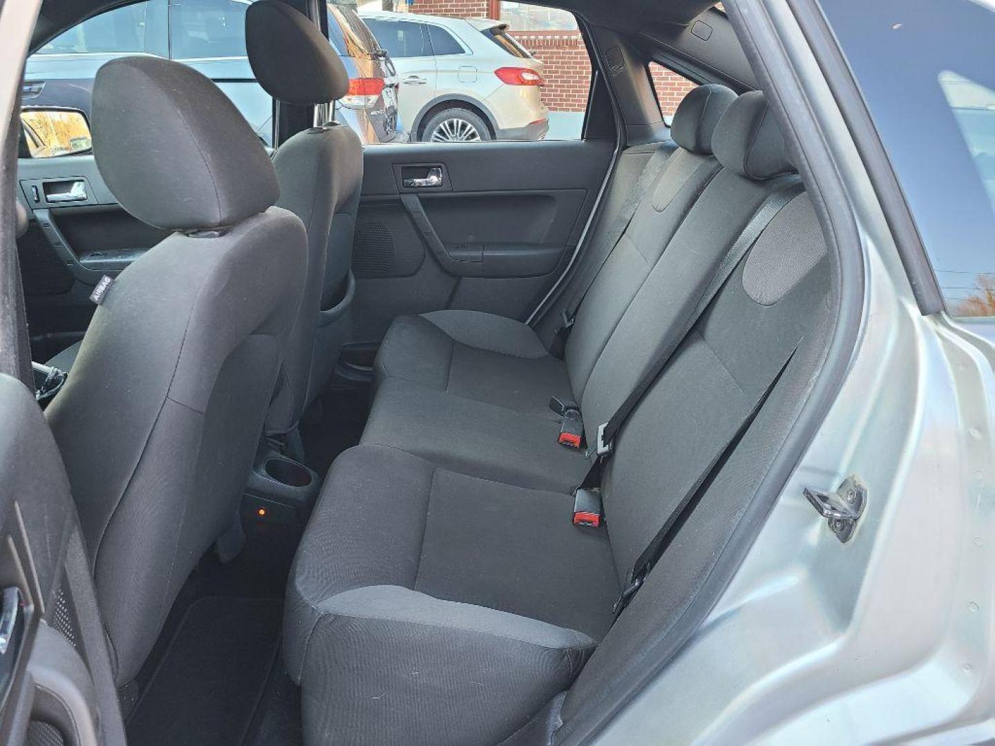 2009 SILVER FORD FOCUS SES (1FAHP36N99W) with an 2.0L engine, Automatic transmission, located at 117 North Cameron Street, Harrisburg, PA, 17101, (717) 963-8962, 40.266762, -76.875259 - WE FINANCE!!! Good Credit/ Bad Credit/ No Credit - ALL Trade-Ins Welcomed!!! ***Guaranteed Credit Approval*** APPLY ONLINE or CALL us TODAY ;) Internet Prices and Marketplace Prices are SPECIAL discounted ***CASH DEALS*** Retail Prices are higher. Please call us to discuss your cash and finan - Photo#14
